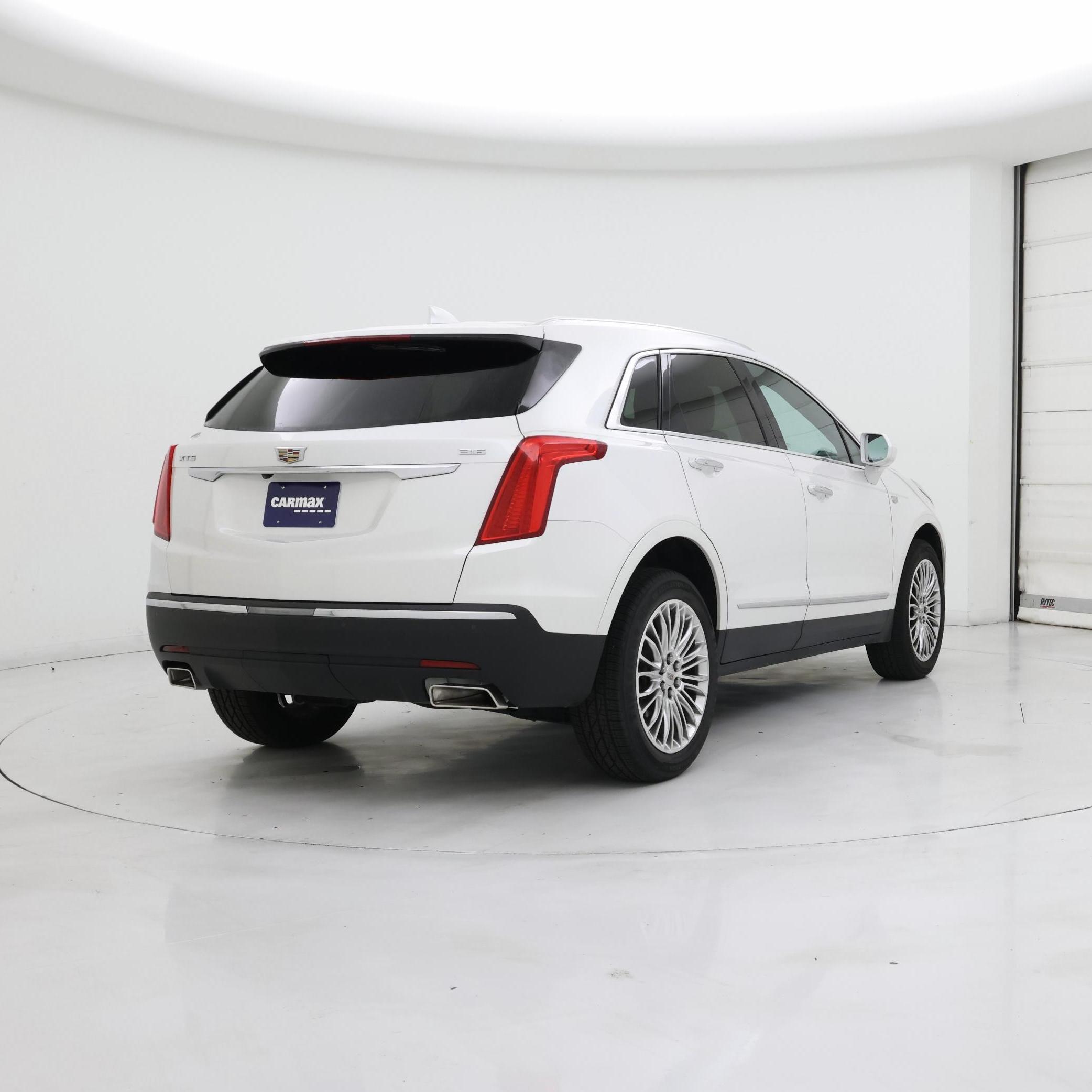 Thumbnail: 2017 Cadillac XT5 - 8