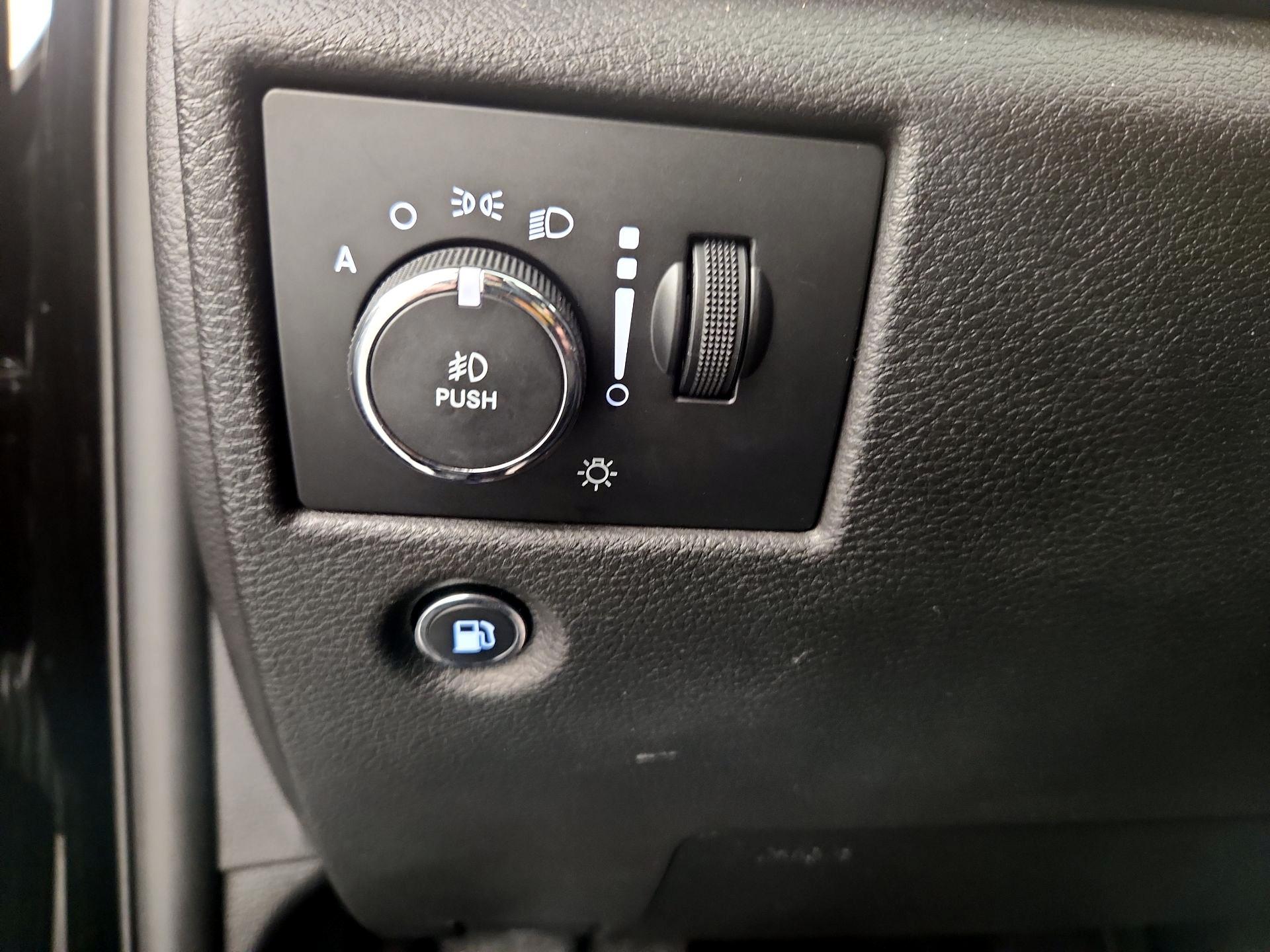 Thumbnail: 2018 Jeep Grand Cherokee - 13