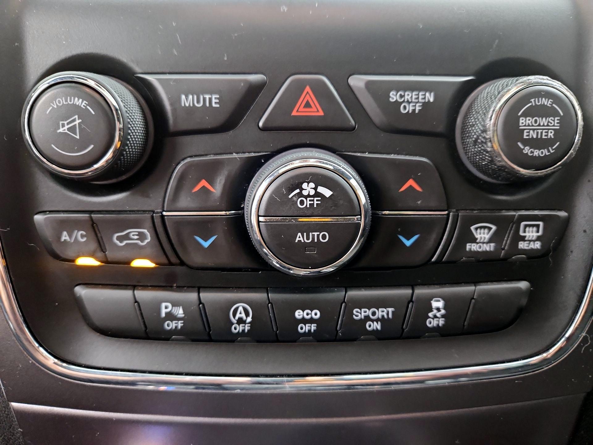 Thumbnail: 2018 Jeep Grand Cherokee - 16