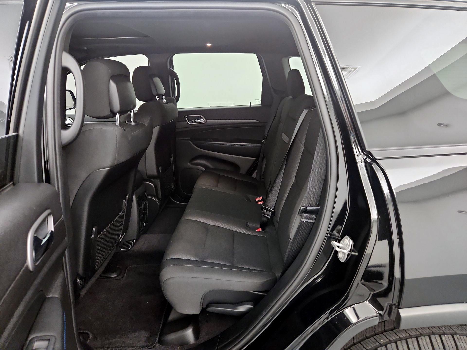 Thumbnail: 2018 Jeep Grand Cherokee - 19