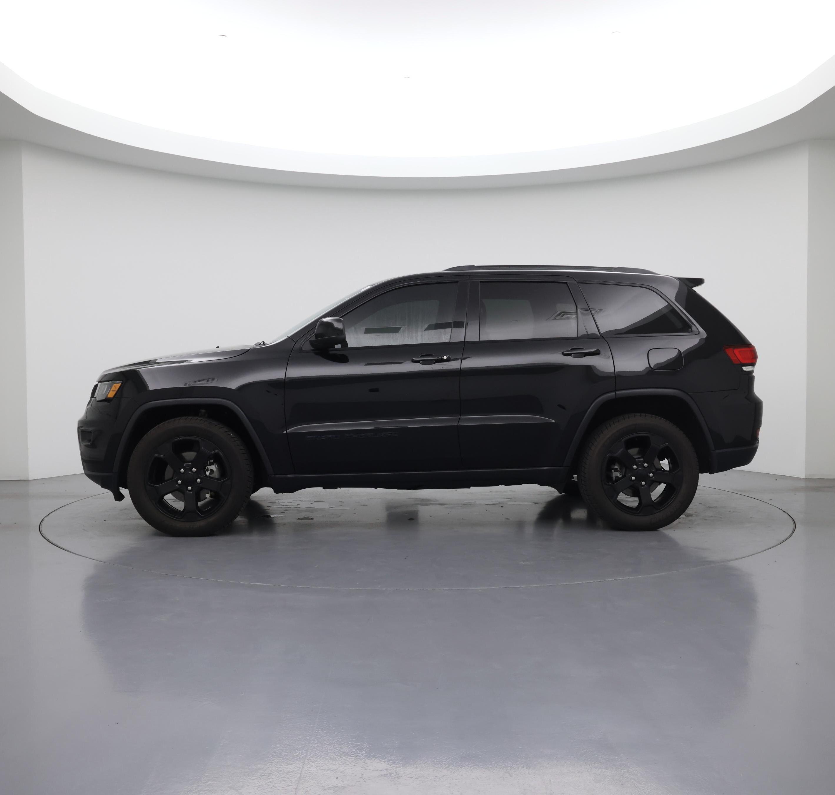 Thumbnail: 2018 Jeep Grand Cherokee - 3