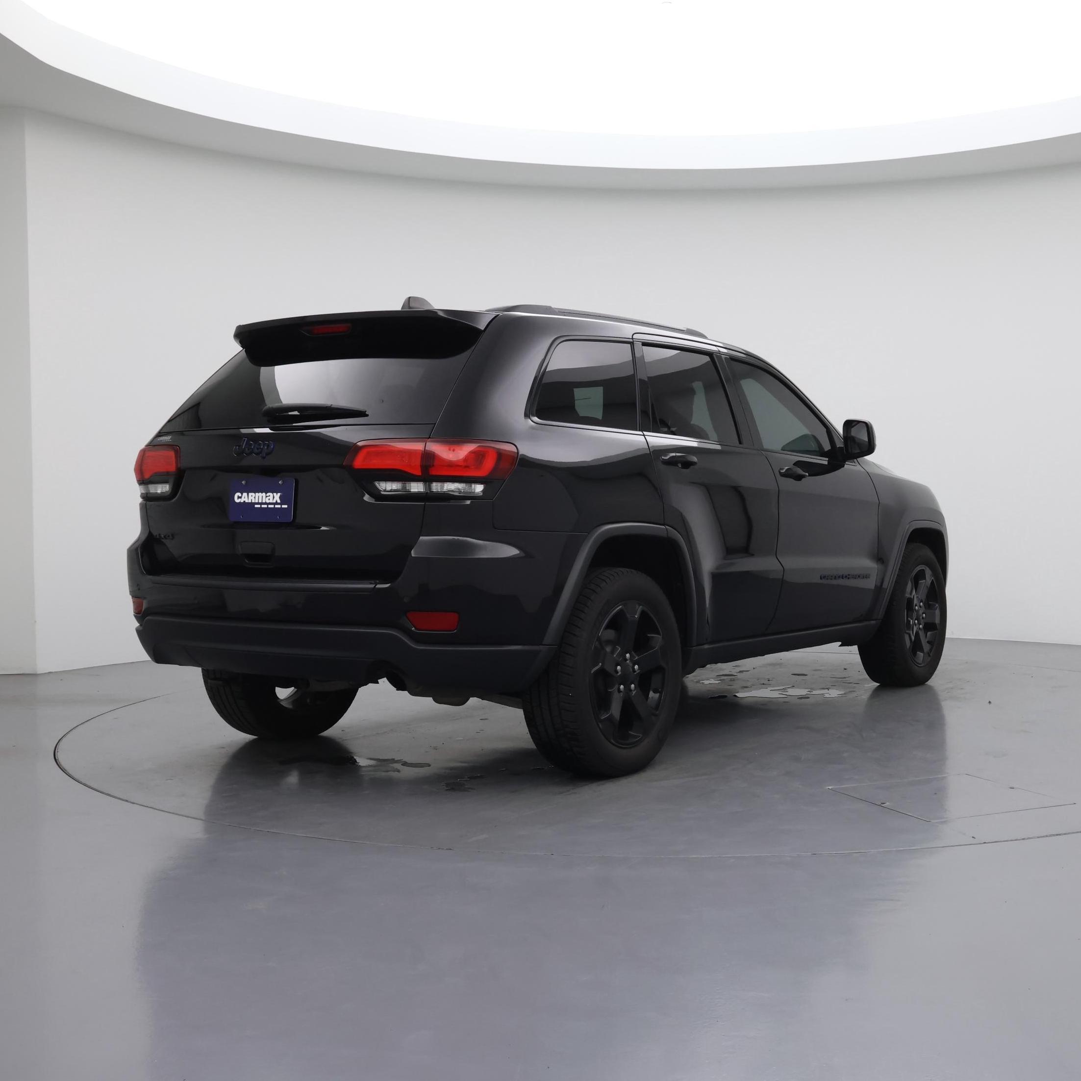 Thumbnail: 2018 Jeep Grand Cherokee - 8