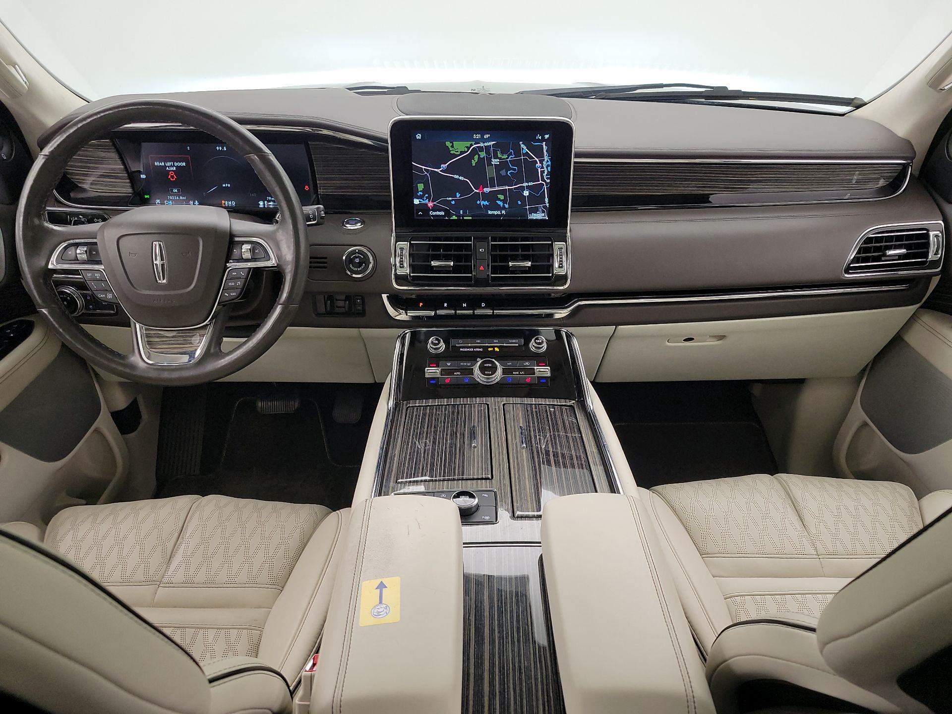 Thumbnail: 2021 Lincoln Navigator - 9