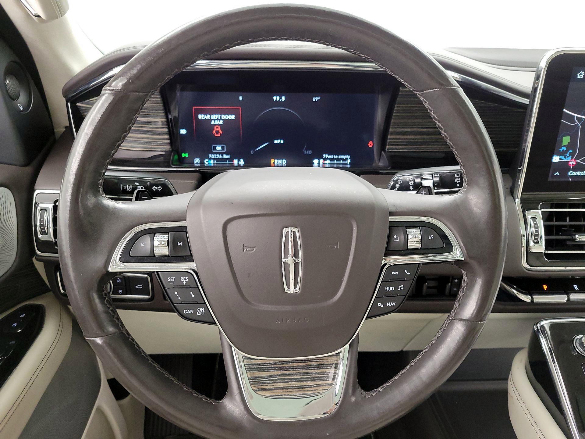 Thumbnail: 2021 Lincoln Navigator - 10