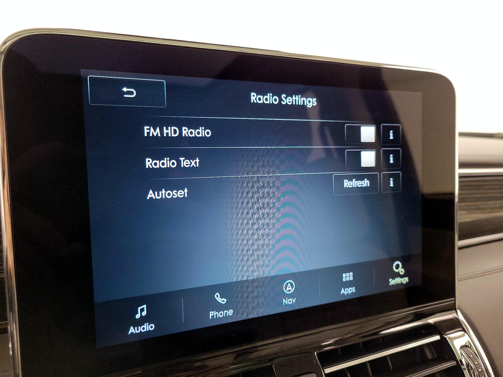 Thumbnail: 2021 Lincoln Navigator - 16