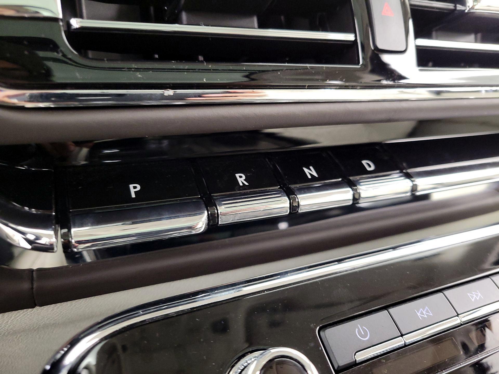 Thumbnail: 2021 Lincoln Navigator - 18