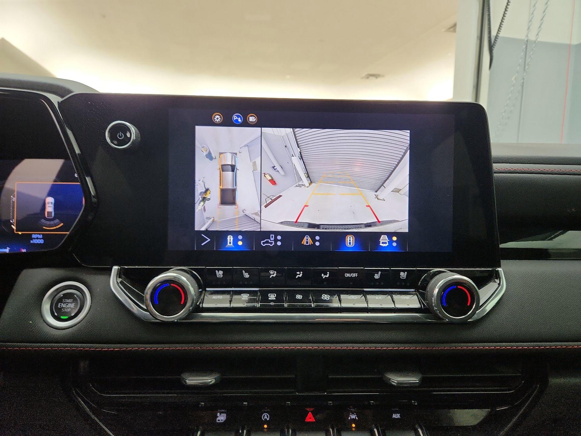 Thumbnail: 2024 Chevrolet Colorado - 15