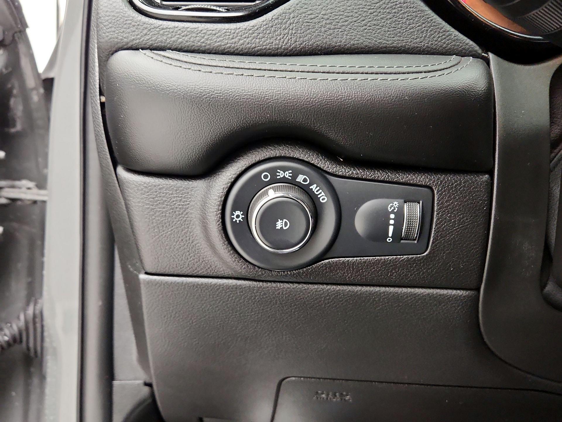 Thumbnail: 2022 Dodge Durango - 13