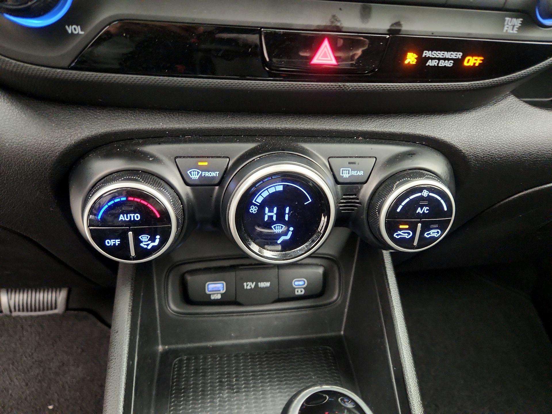 Thumbnail: 2023 Hyundai Venue - 16