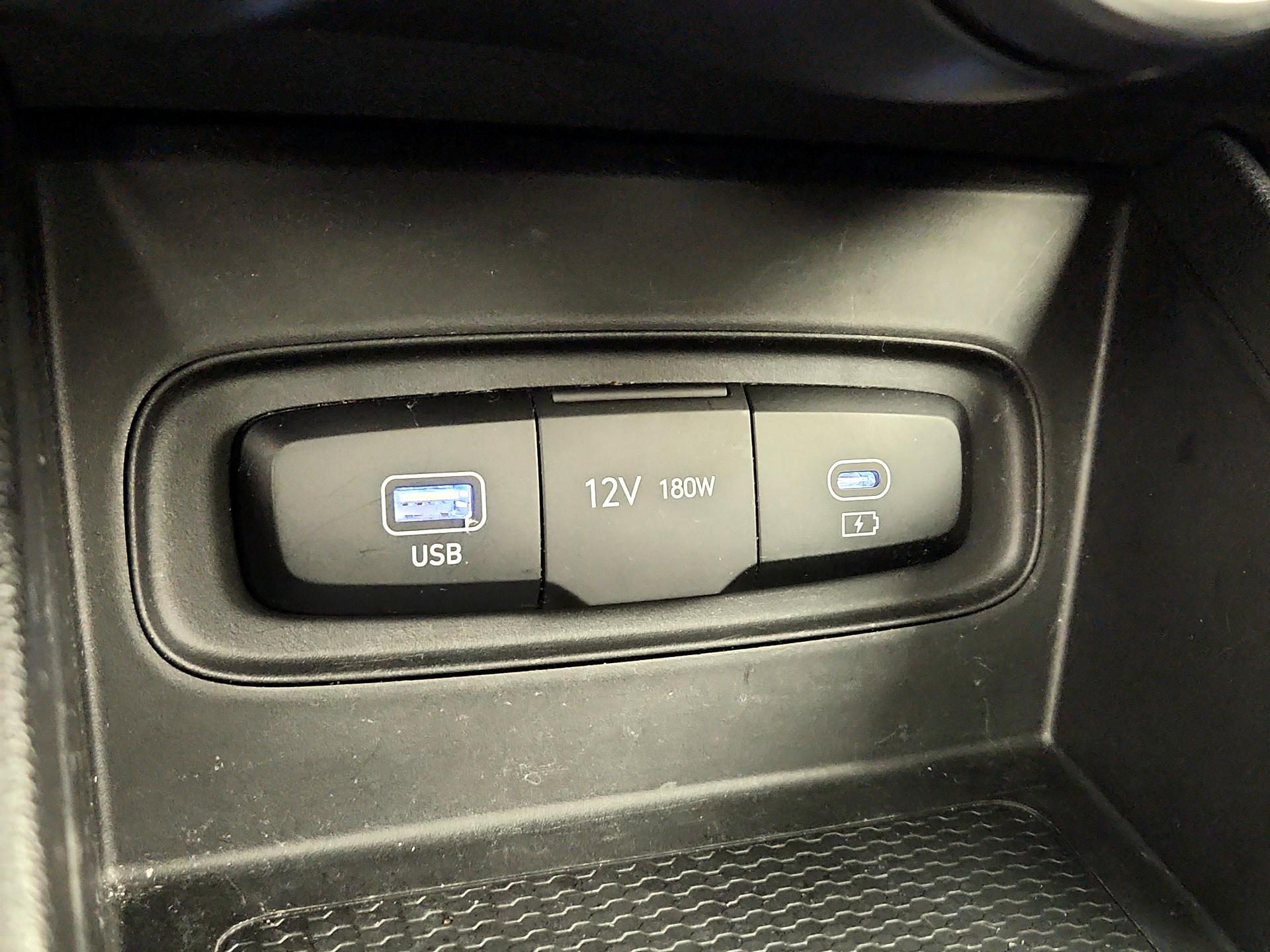 Thumbnail: 2023 Hyundai Venue - 18