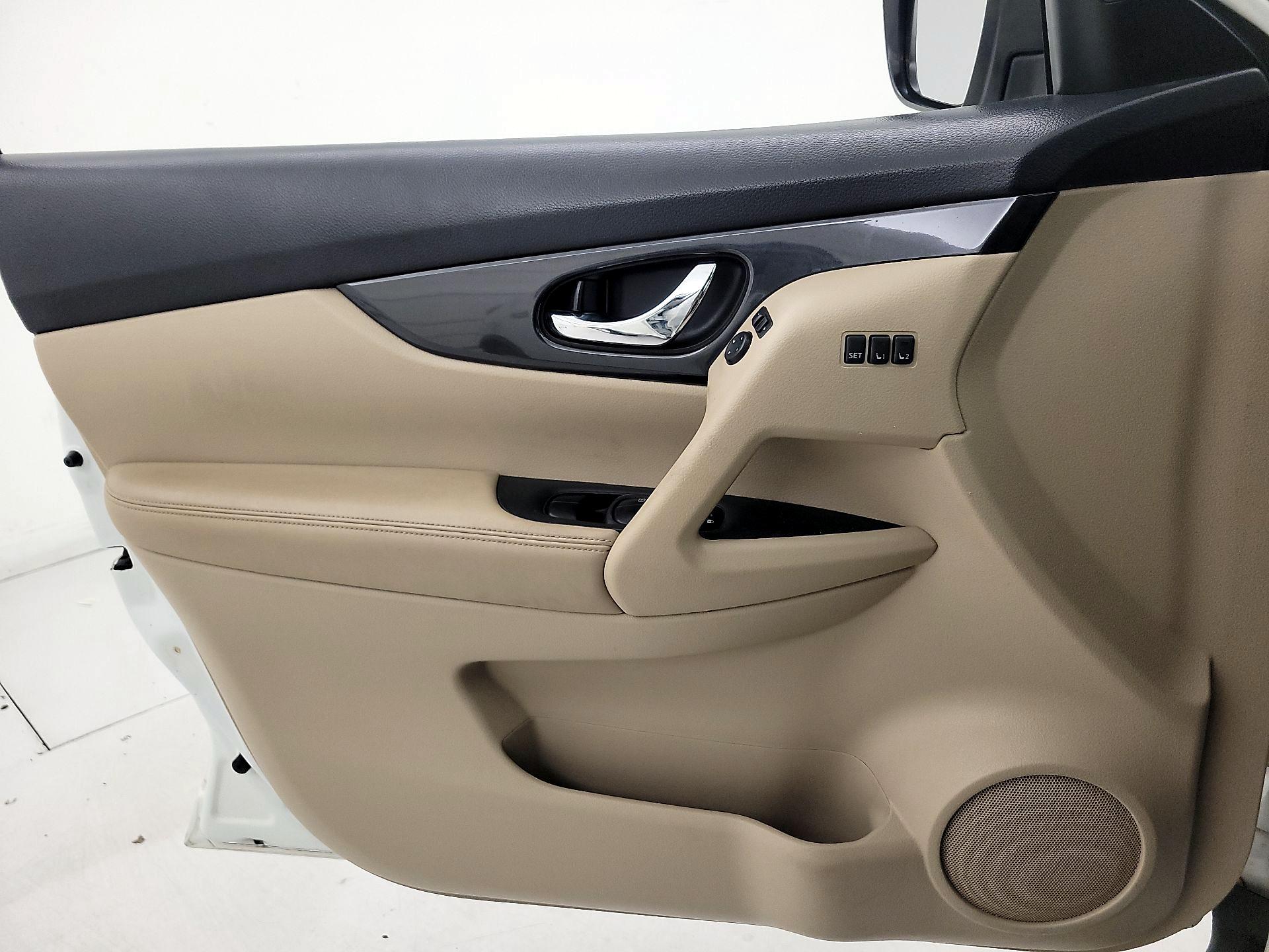 Thumbnail: 2018 Nissan Rogue - 12