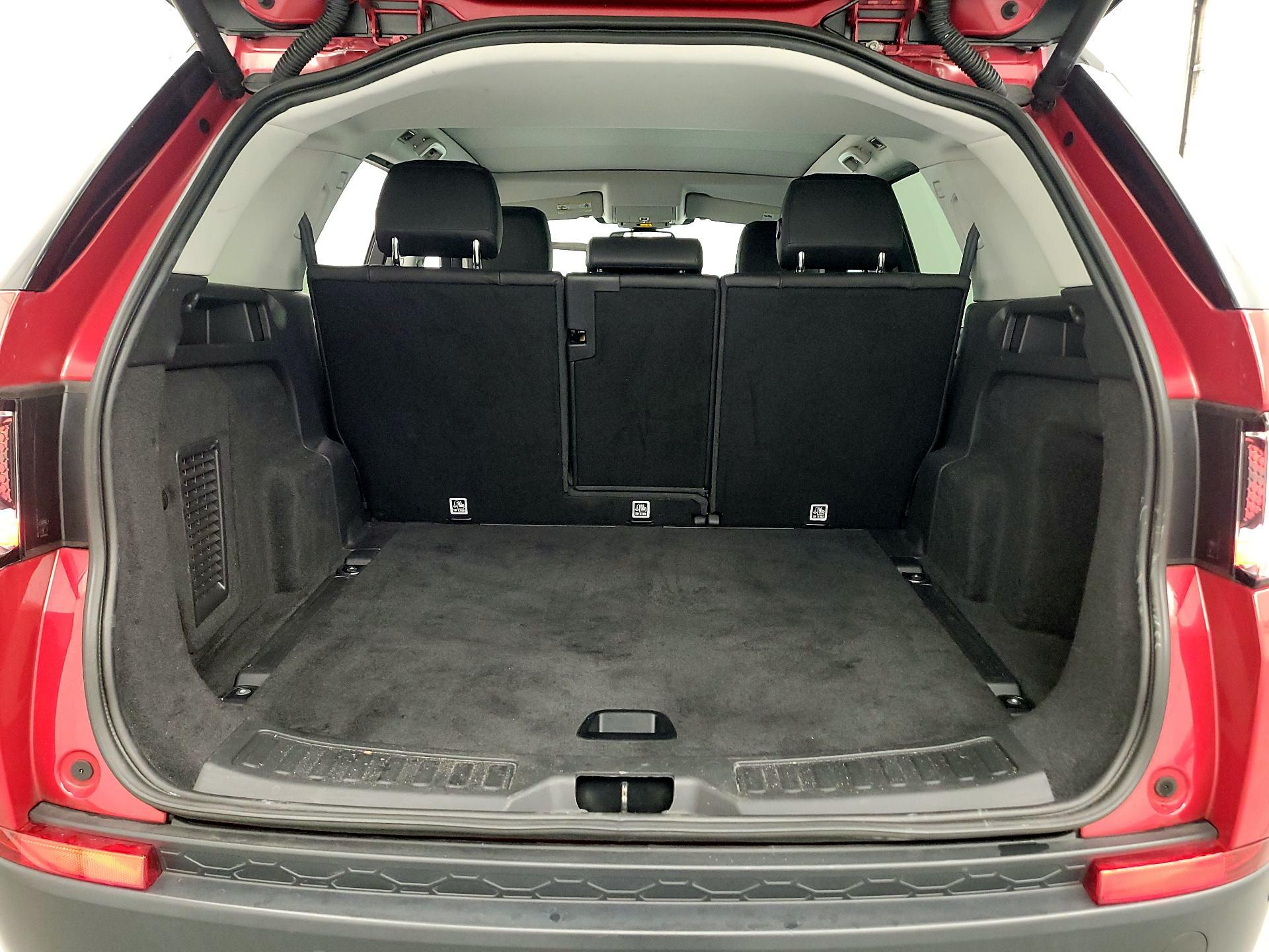 Thumbnail: 2019 Land Rover Discovery Sport - 16