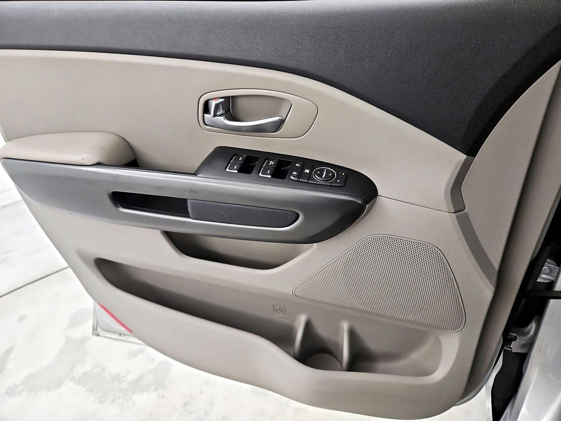 Thumbnail: 2021 Kia Sedona - 12