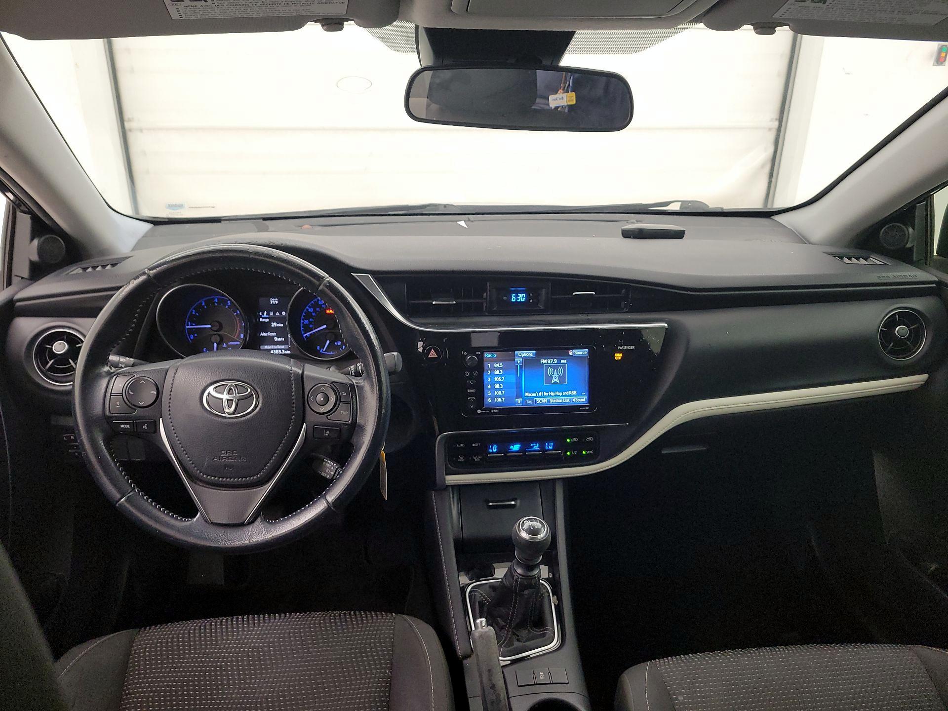 Thumbnail: 2018 Toyota Corolla iM - 9