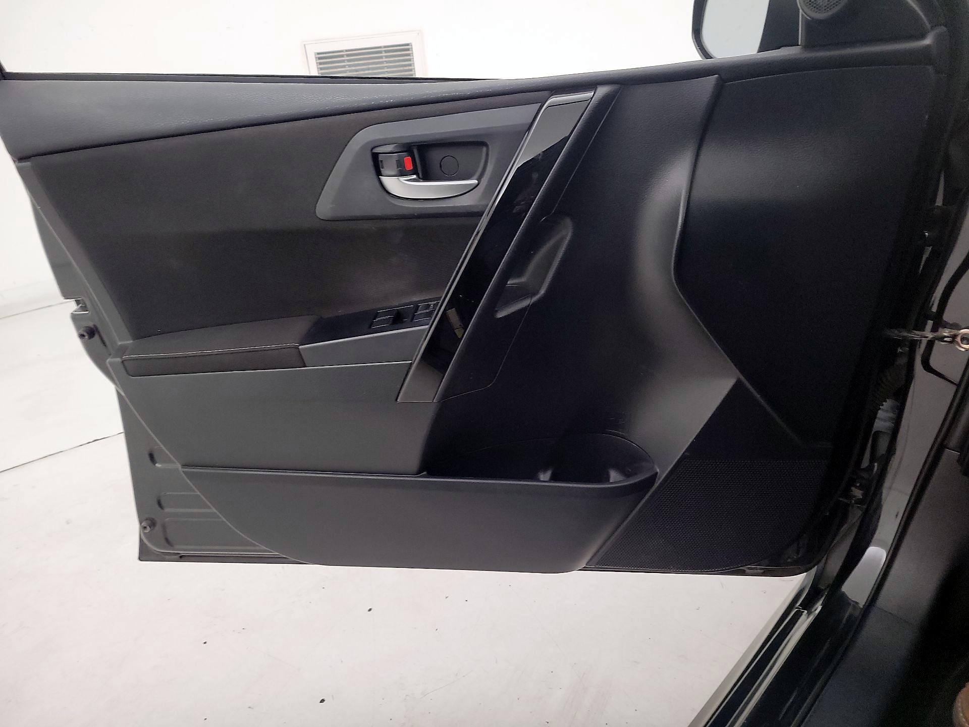 Thumbnail: 2018 Toyota Corolla iM - 12