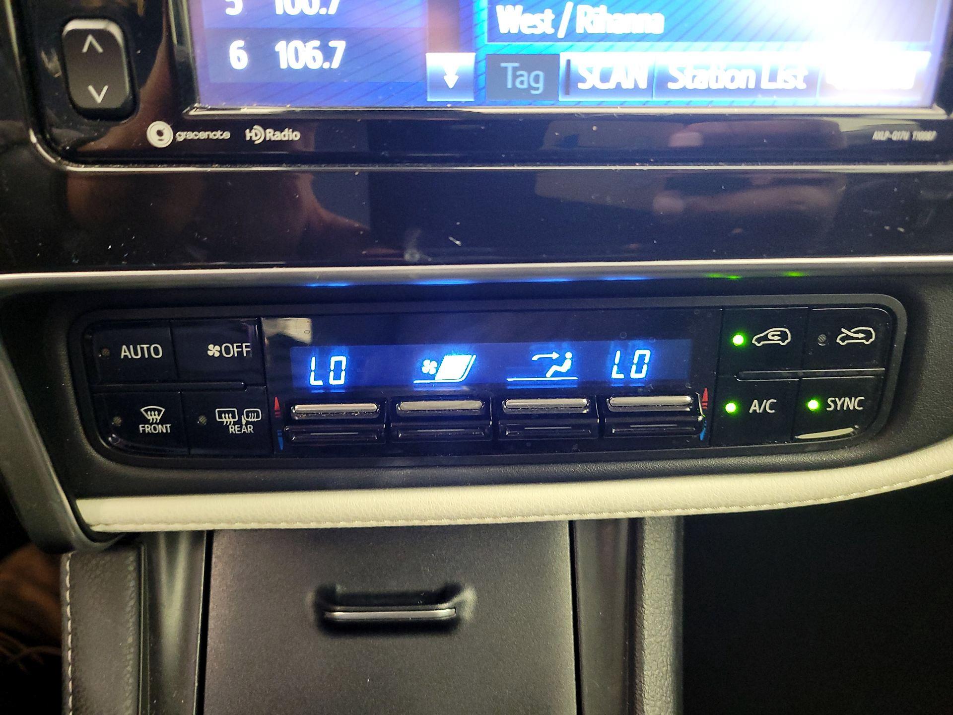 Thumbnail: 2018 Toyota Corolla iM - 16