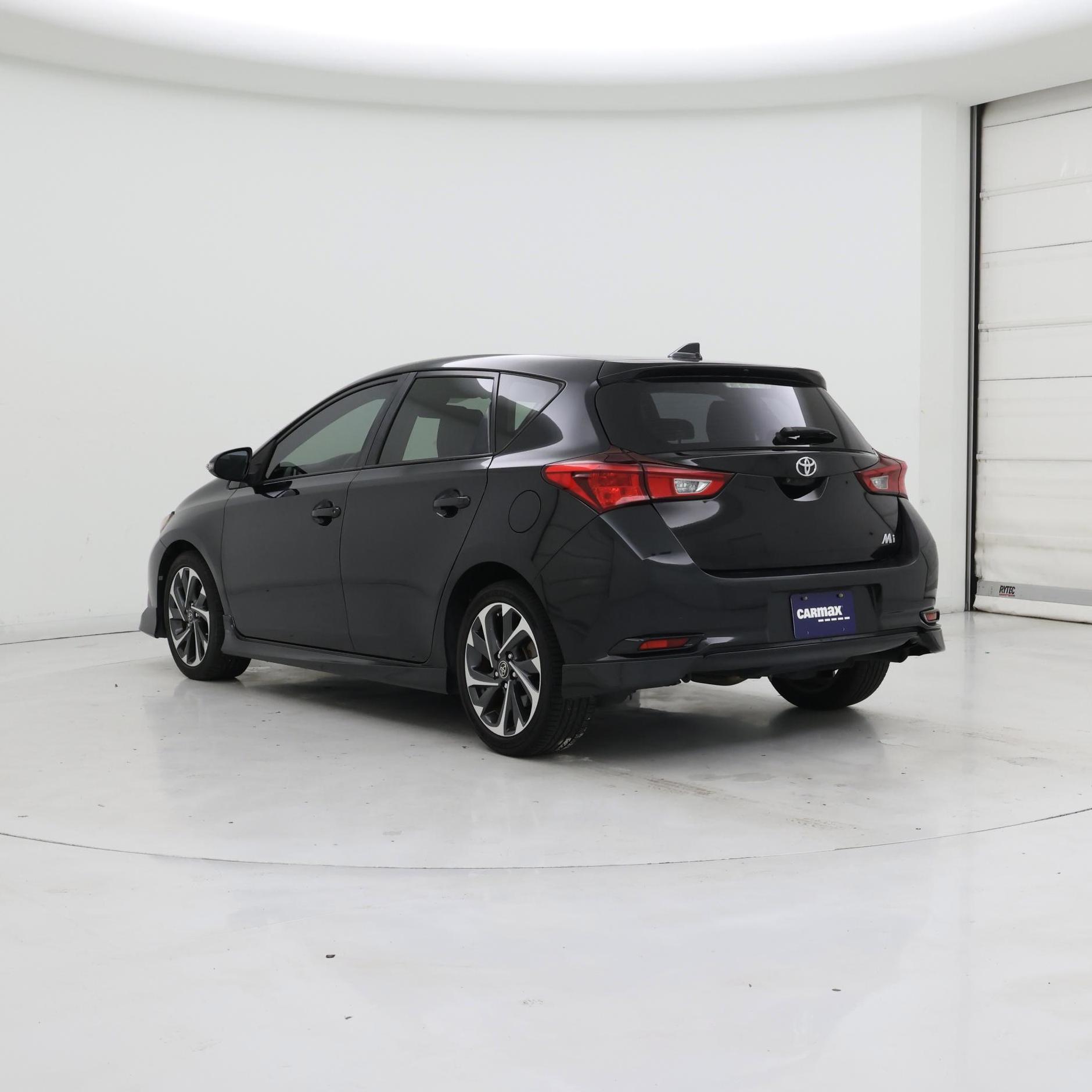 Thumbnail: 2018 Toyota Corolla iM - 2