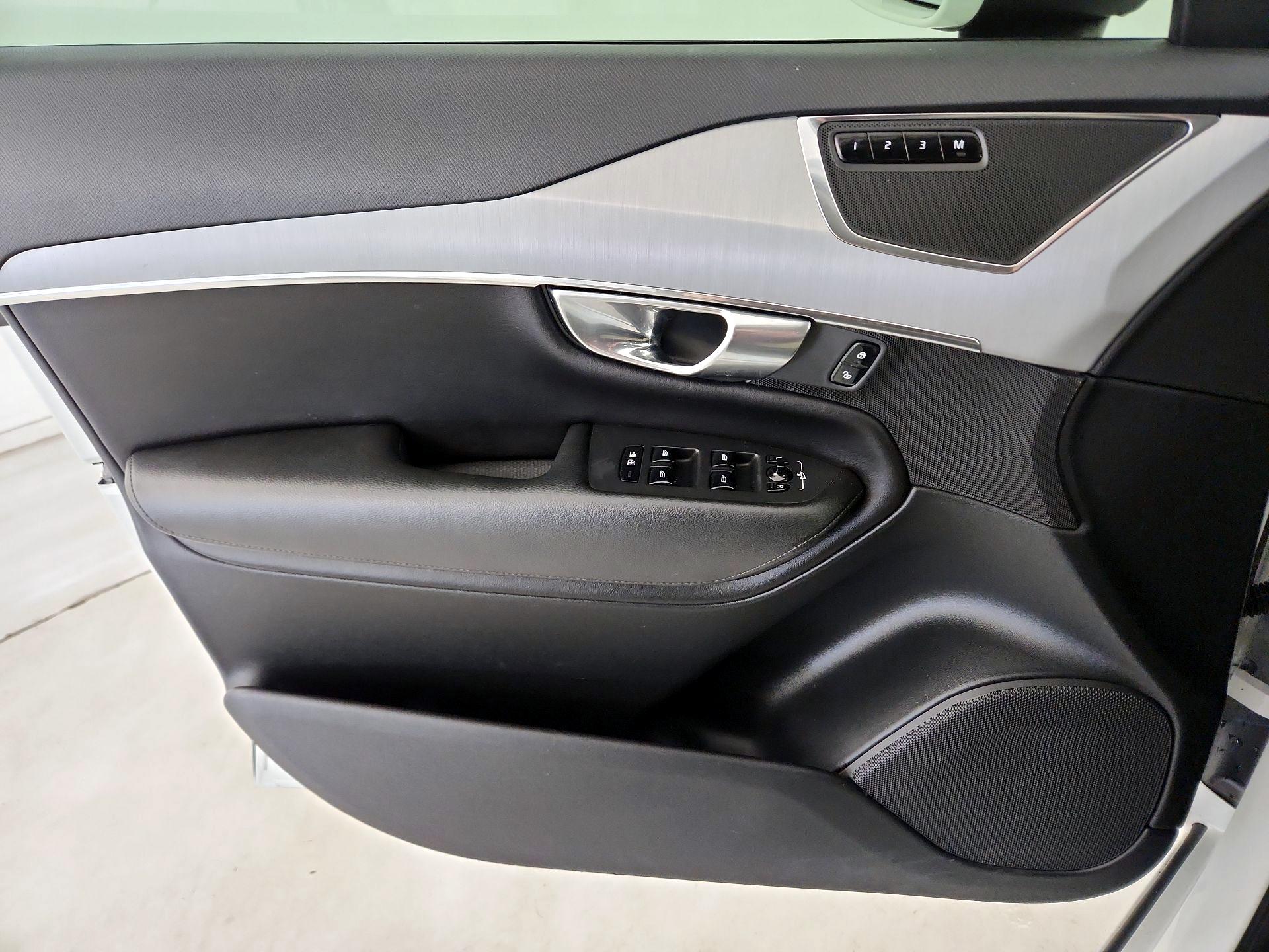 Thumbnail: 2022 Volvo XC90 - 12