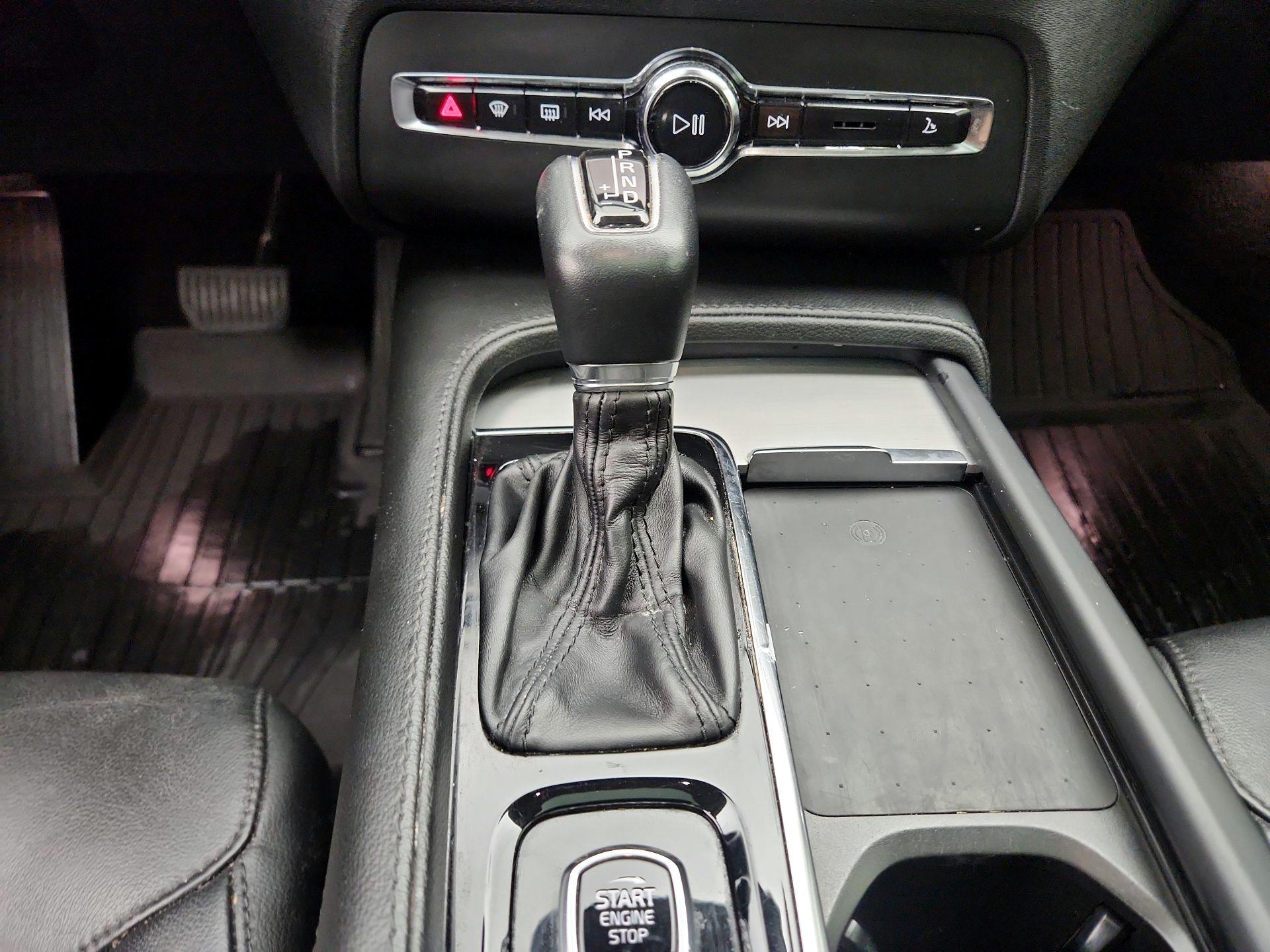 Thumbnail: 2022 Volvo XC90 - 18