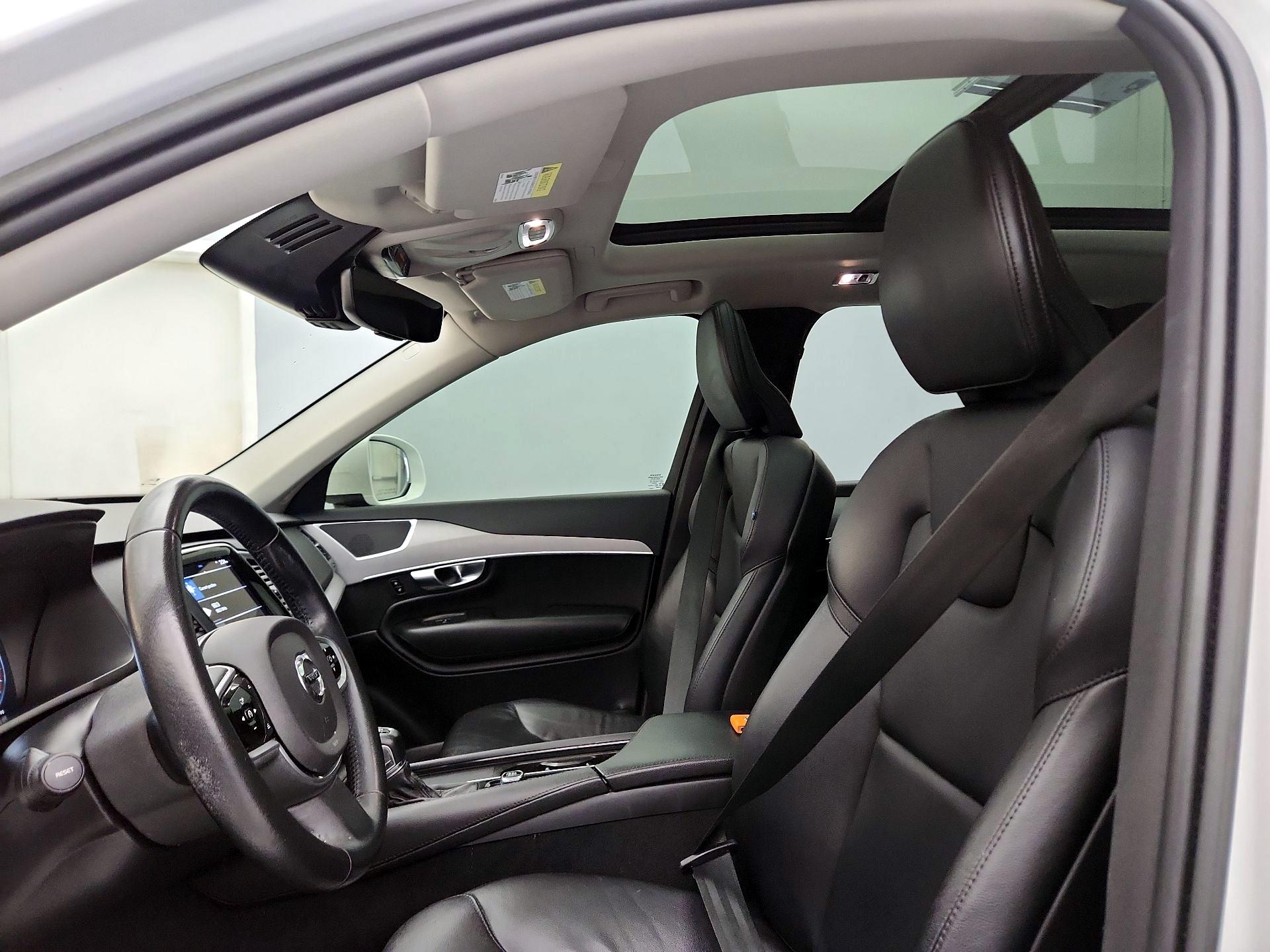 Thumbnail: 2022 Volvo XC90 - 19