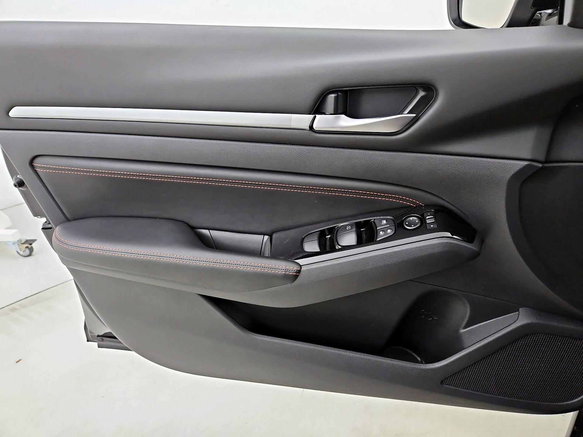 Thumbnail: 2023 Nissan Altima - 12