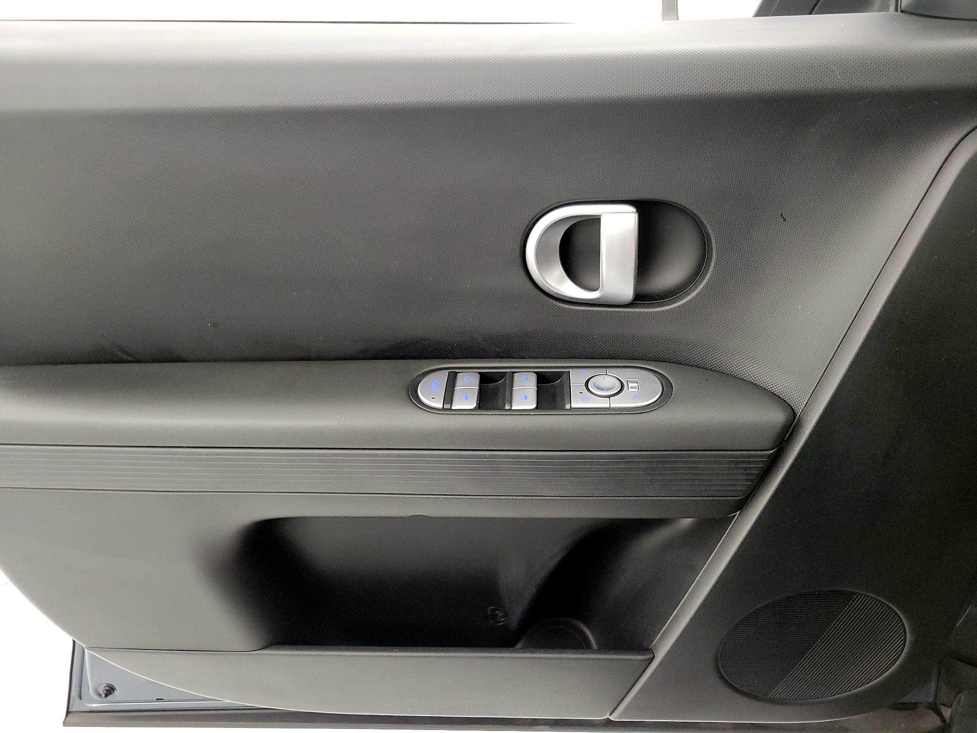 Thumbnail: 2023 Hyundai Ioniq 5 - 12