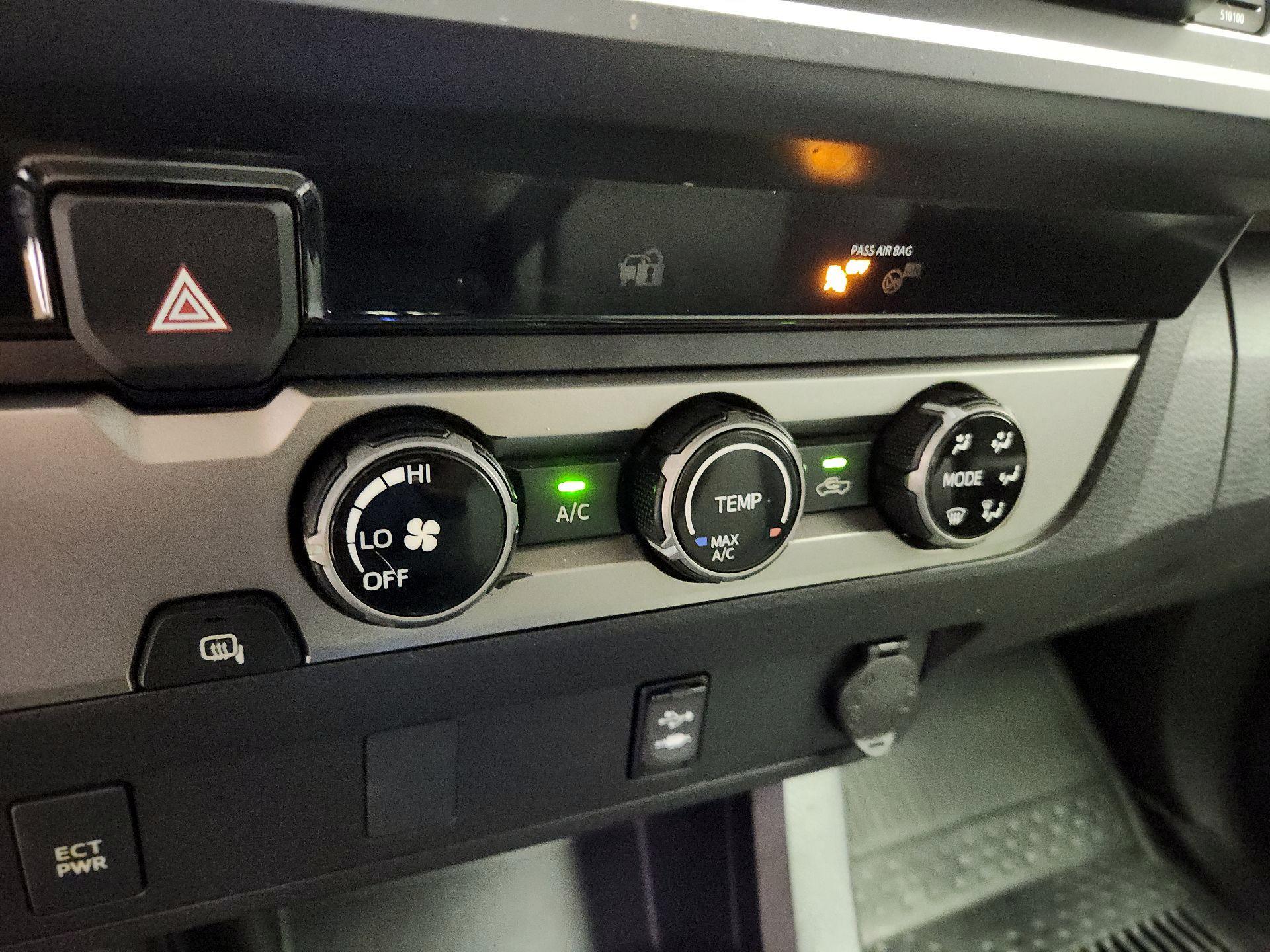 Thumbnail: 2018 Toyota Tacoma - 16