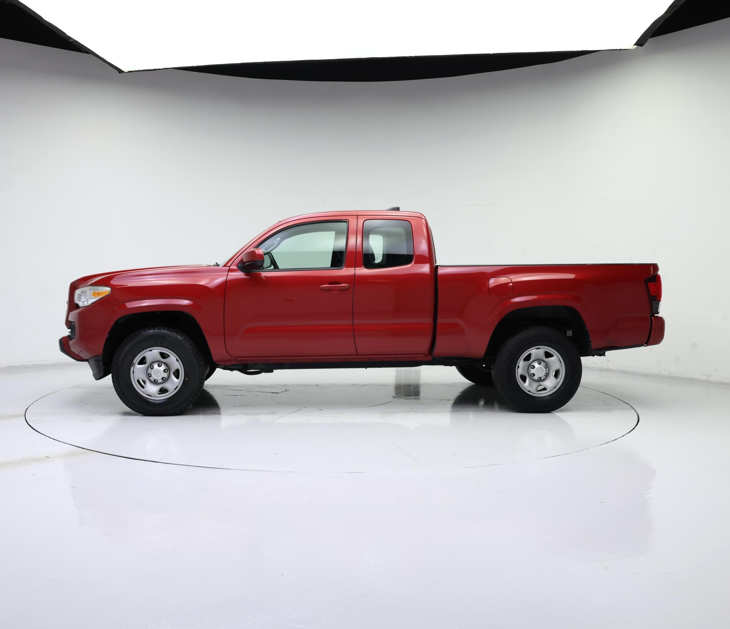 Thumbnail: 2018 Toyota Tacoma - 3