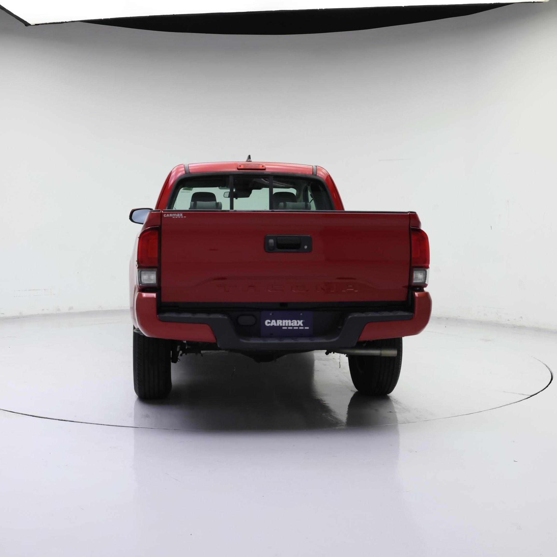 Thumbnail: 2018 Toyota Tacoma - 6