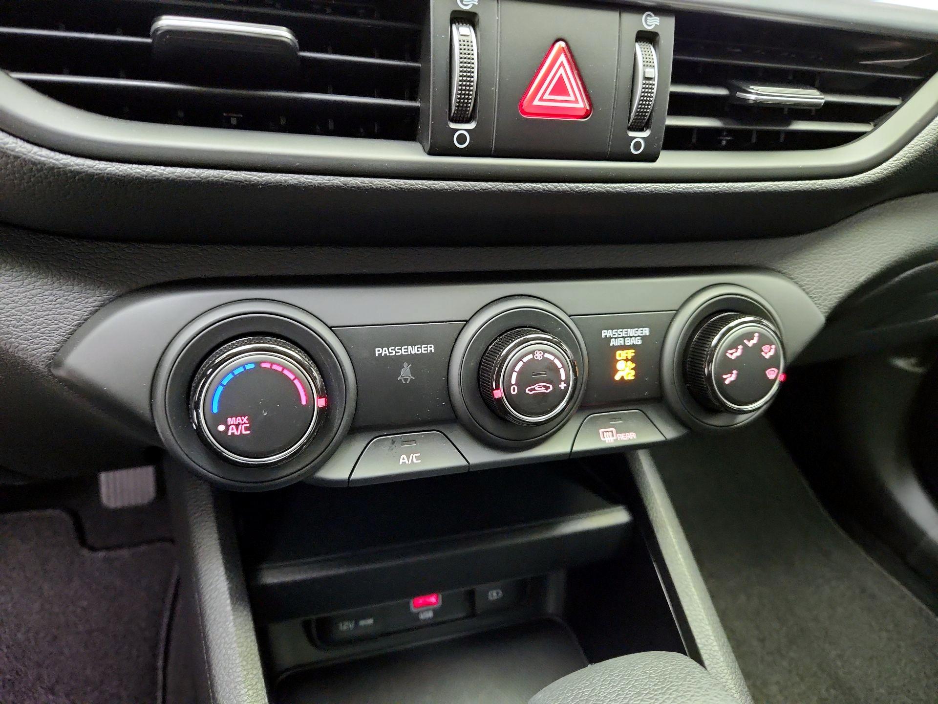 Thumbnail: 2024 Kia Forte - 16