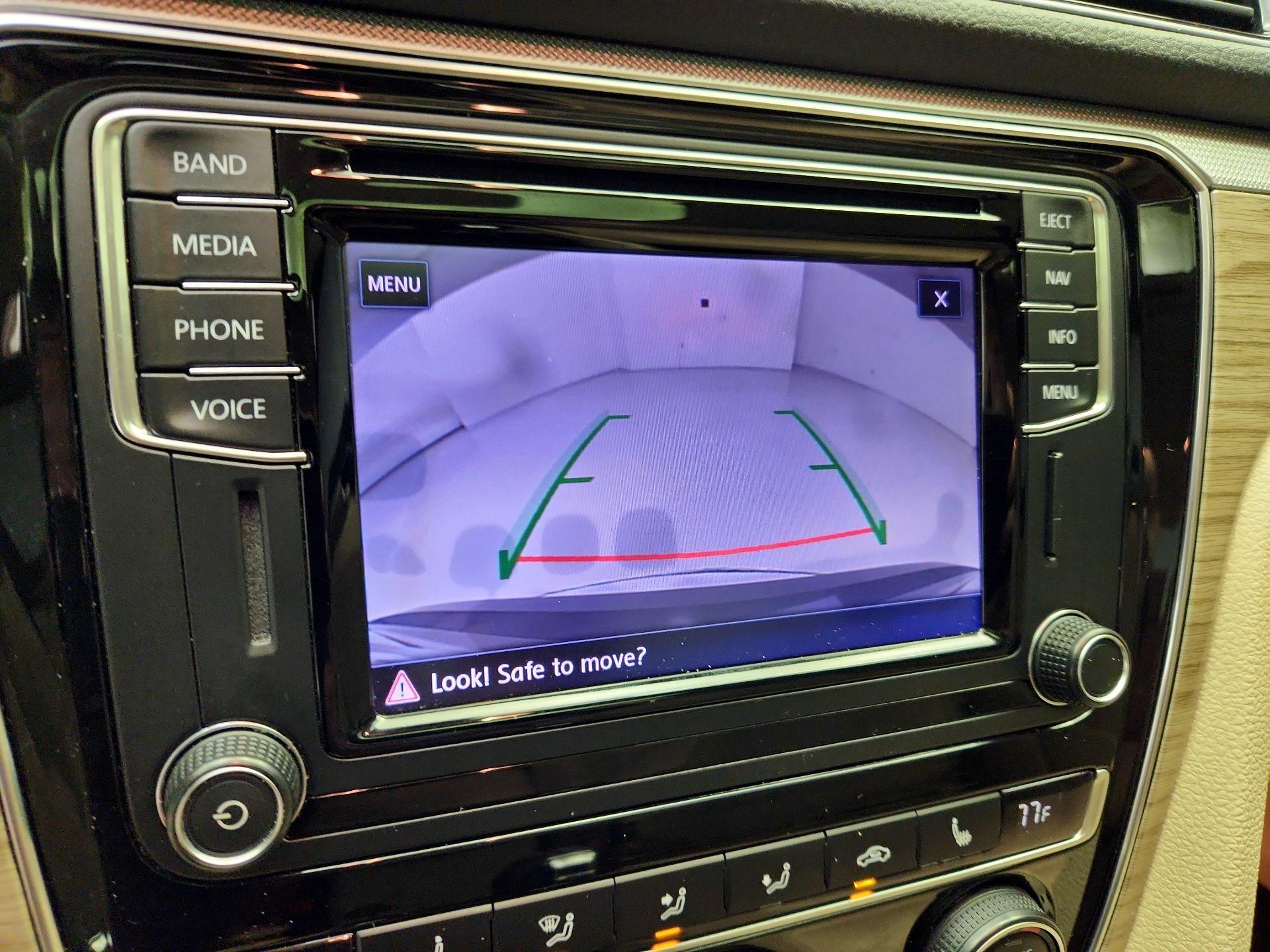 Thumbnail: 2017 Volkswagen Passat - 15