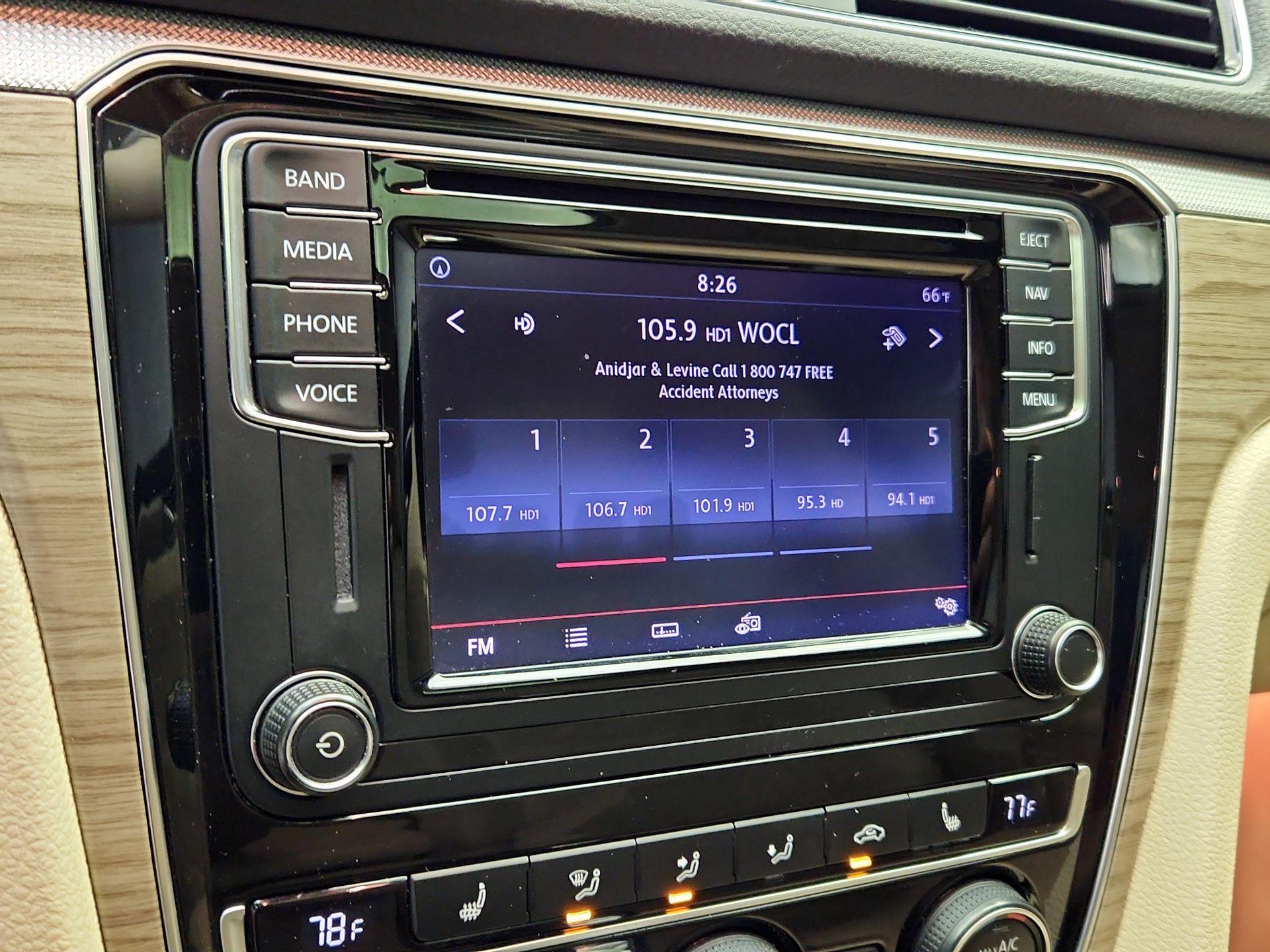 Thumbnail: 2017 Volkswagen Passat - 16