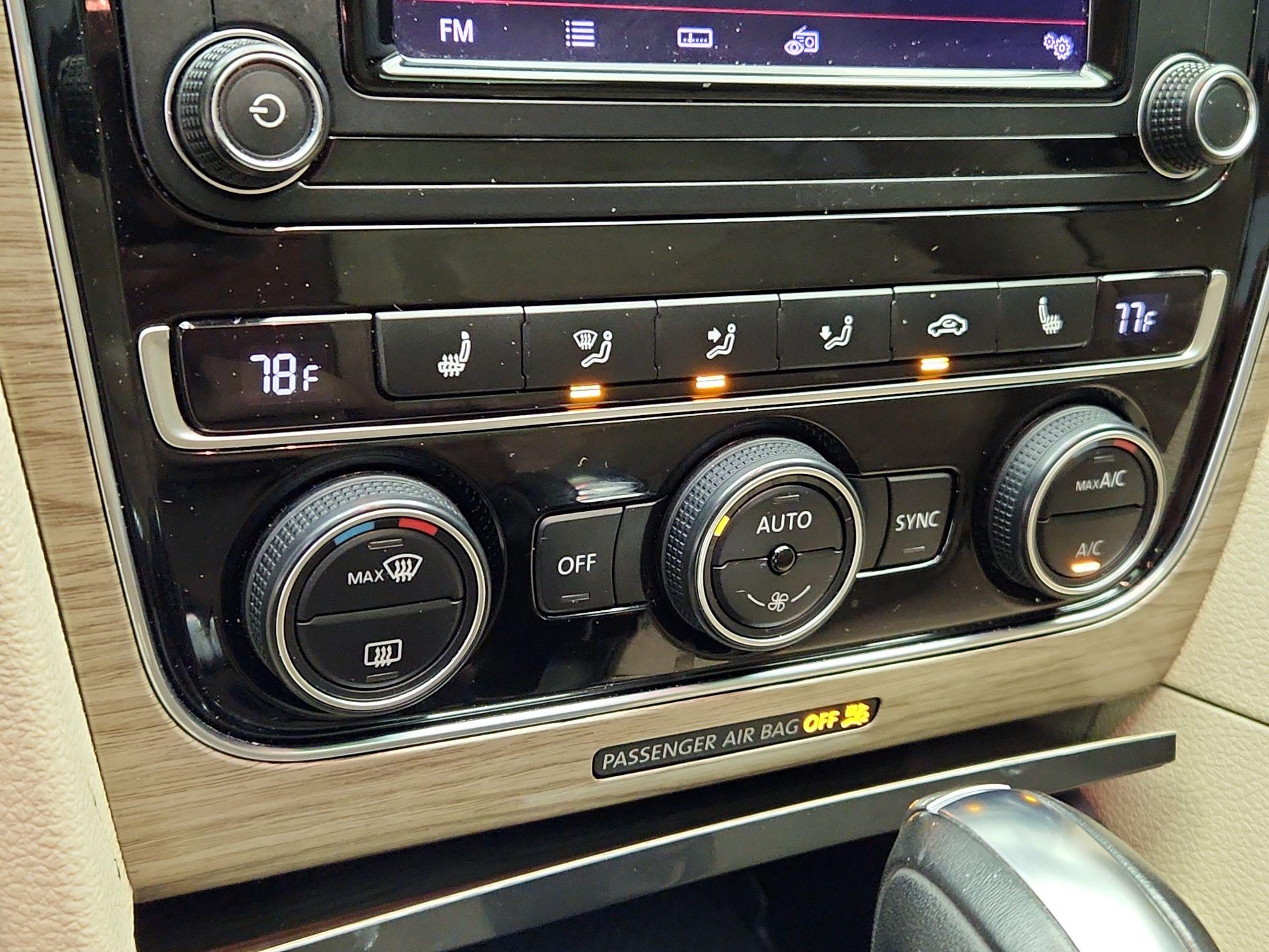 Thumbnail: 2017 Volkswagen Passat - 17