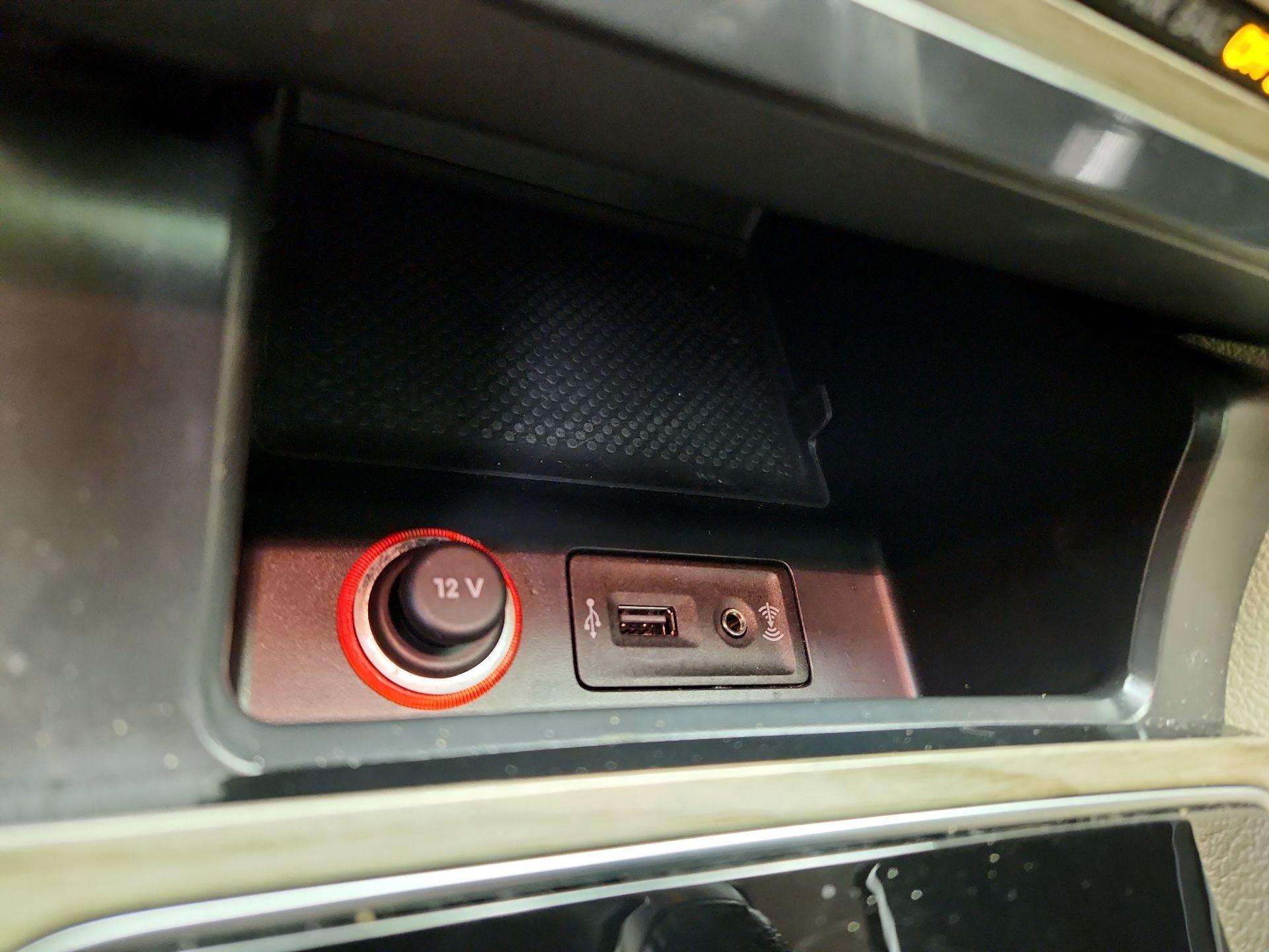 Thumbnail: 2017 Volkswagen Passat - 19