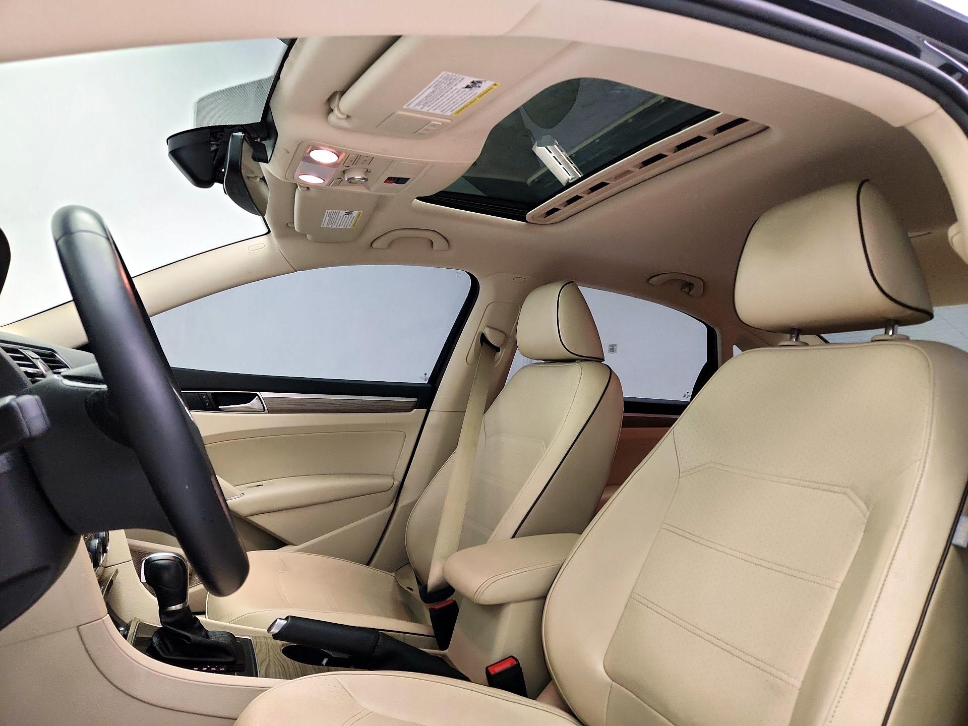 Thumbnail: 2017 Volkswagen Passat - 20