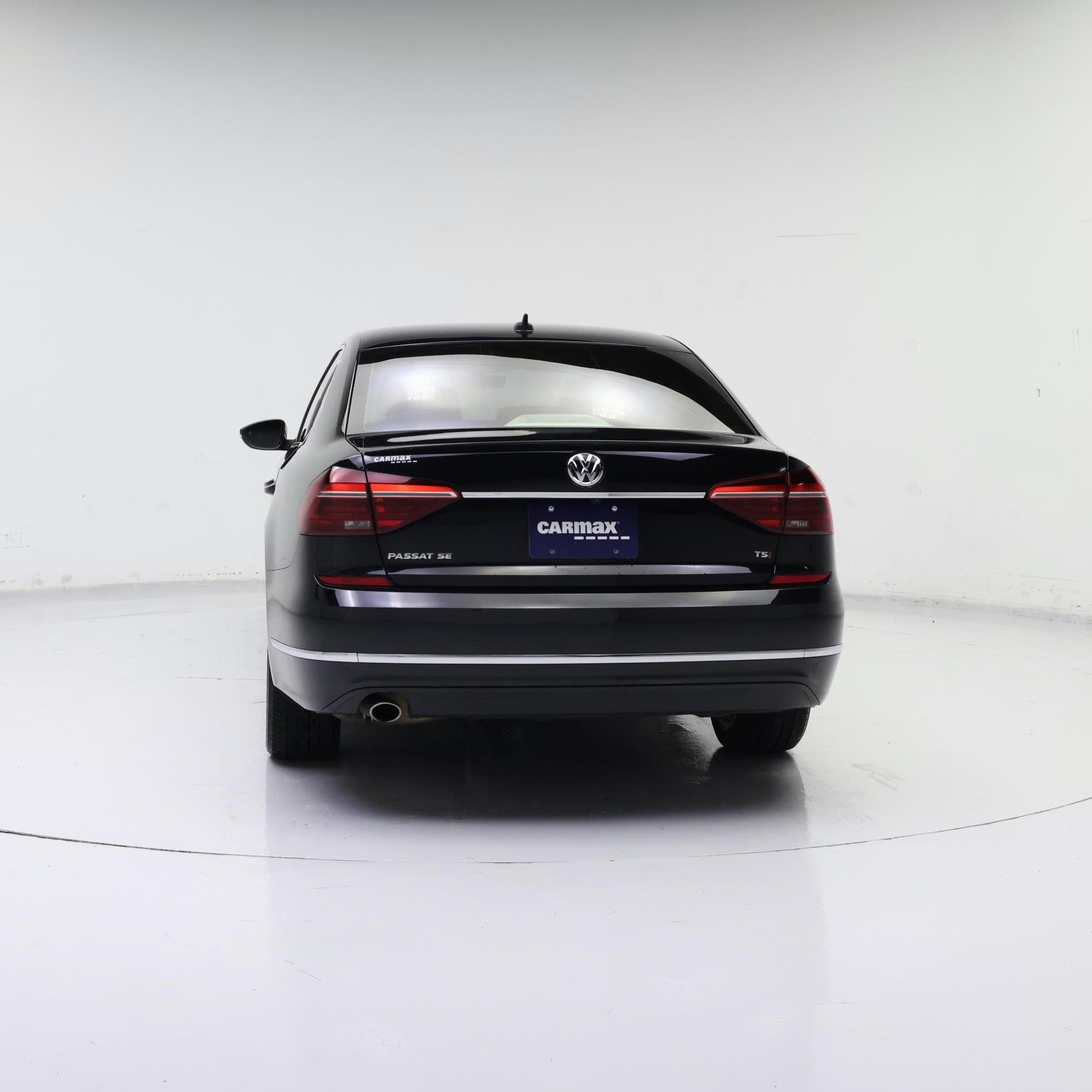 Thumbnail: 2017 Volkswagen Passat - 6