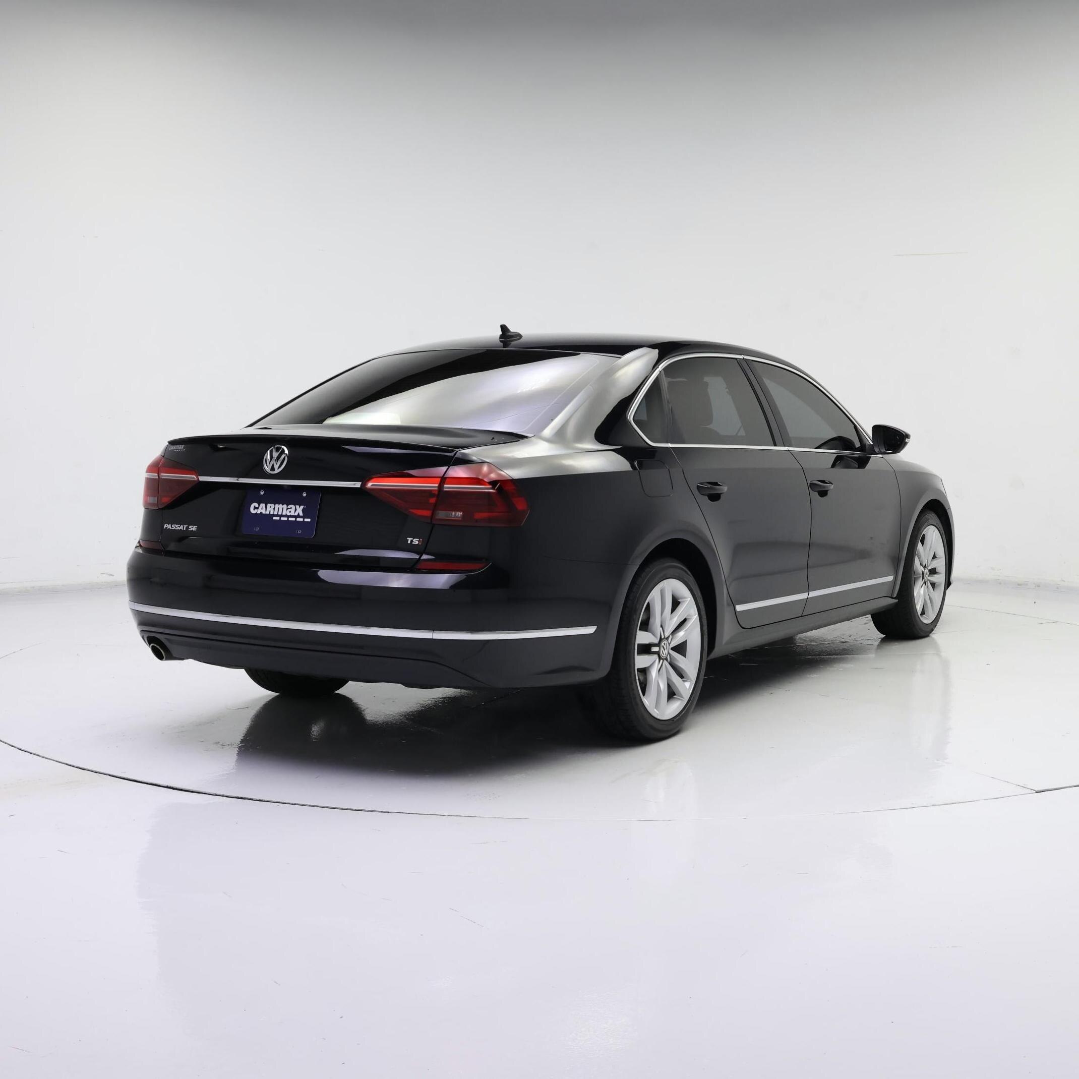 Thumbnail: 2017 Volkswagen Passat - 8