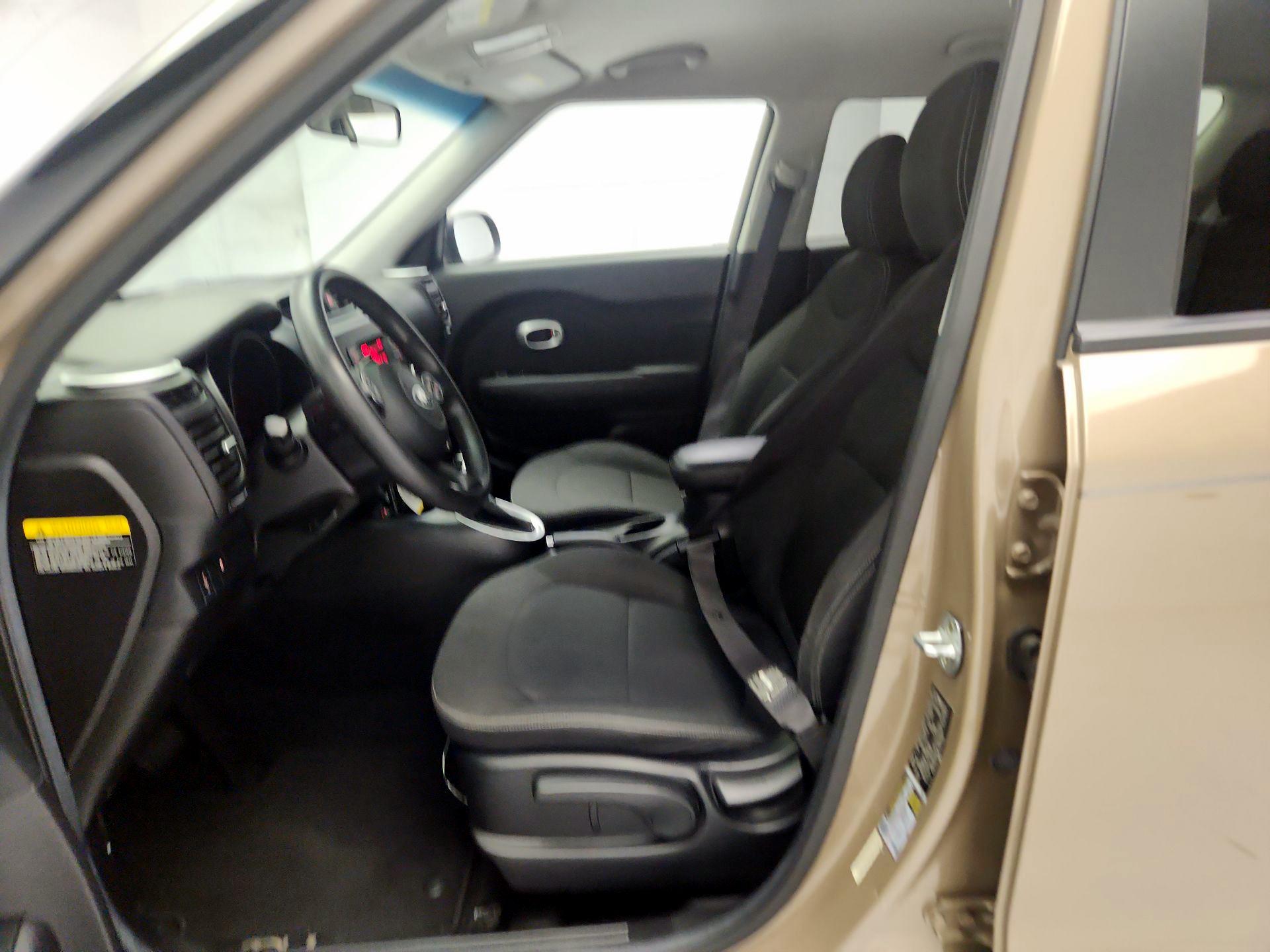 Thumbnail: 2015 Kia Soul - 11