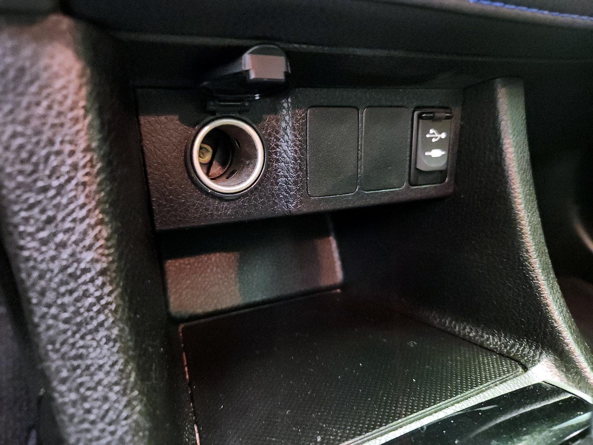 Thumbnail: 2018 Toyota Corolla - 18