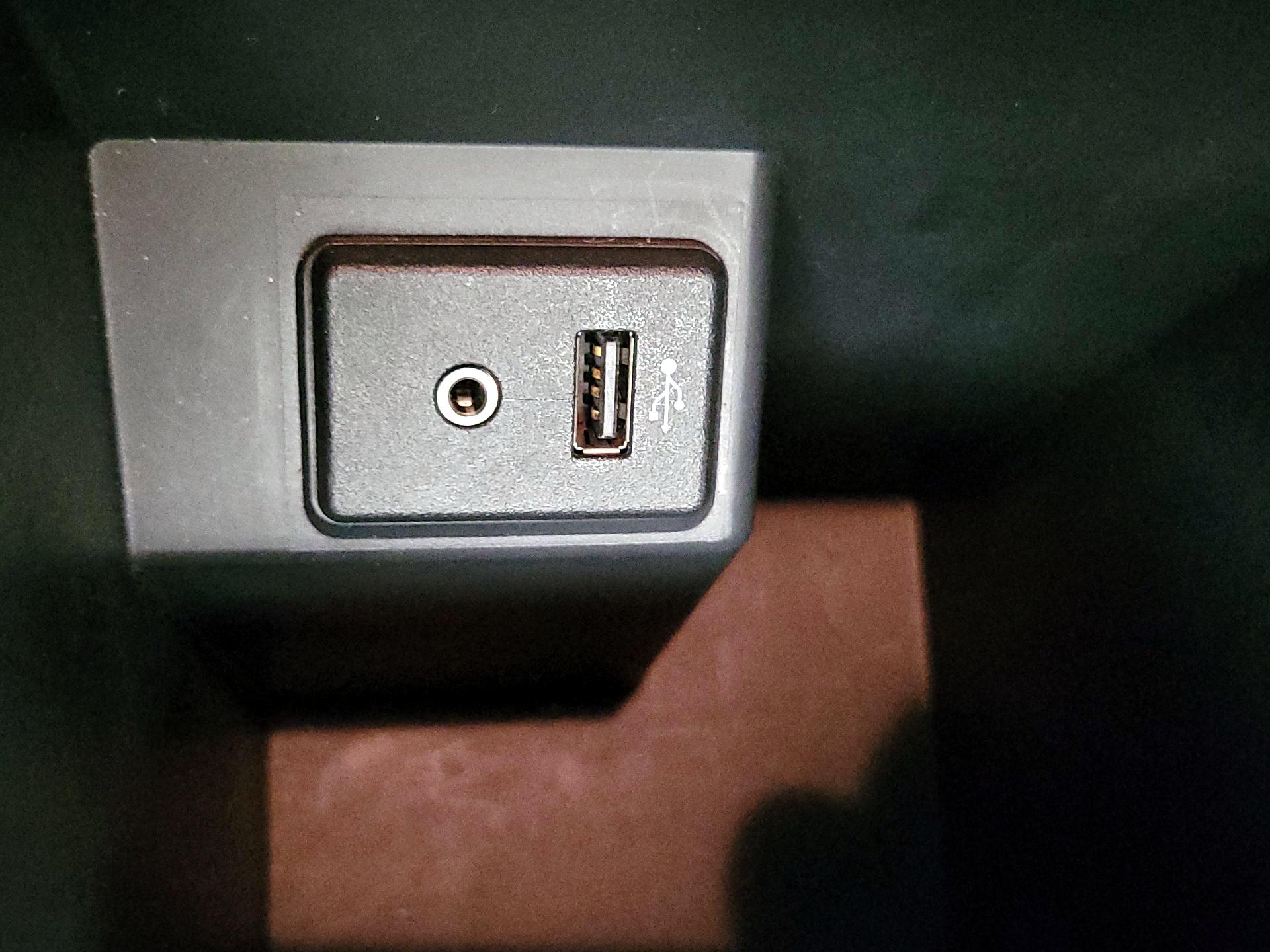 Thumbnail: 2017 Nissan Sentra - 18