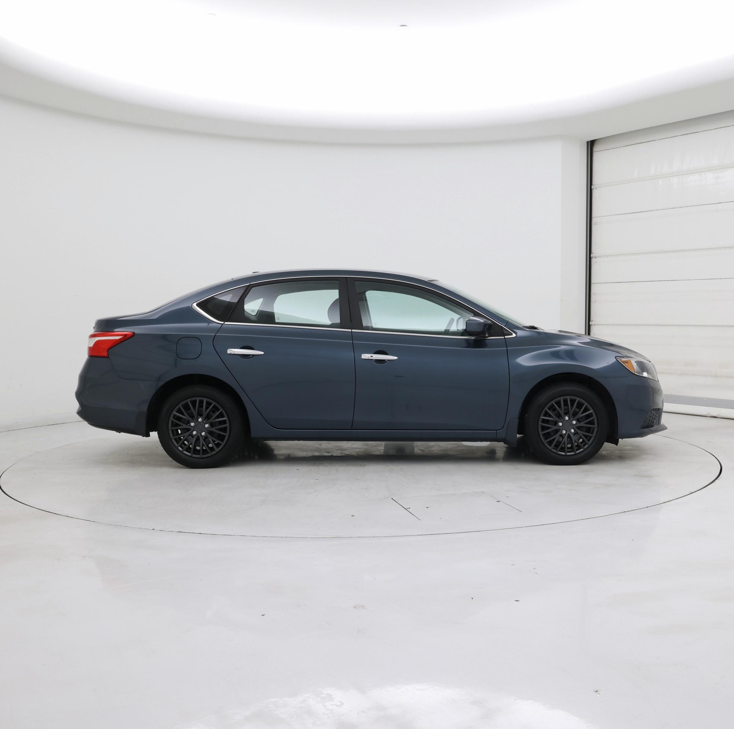 Thumbnail: 2017 Nissan Sentra - 7