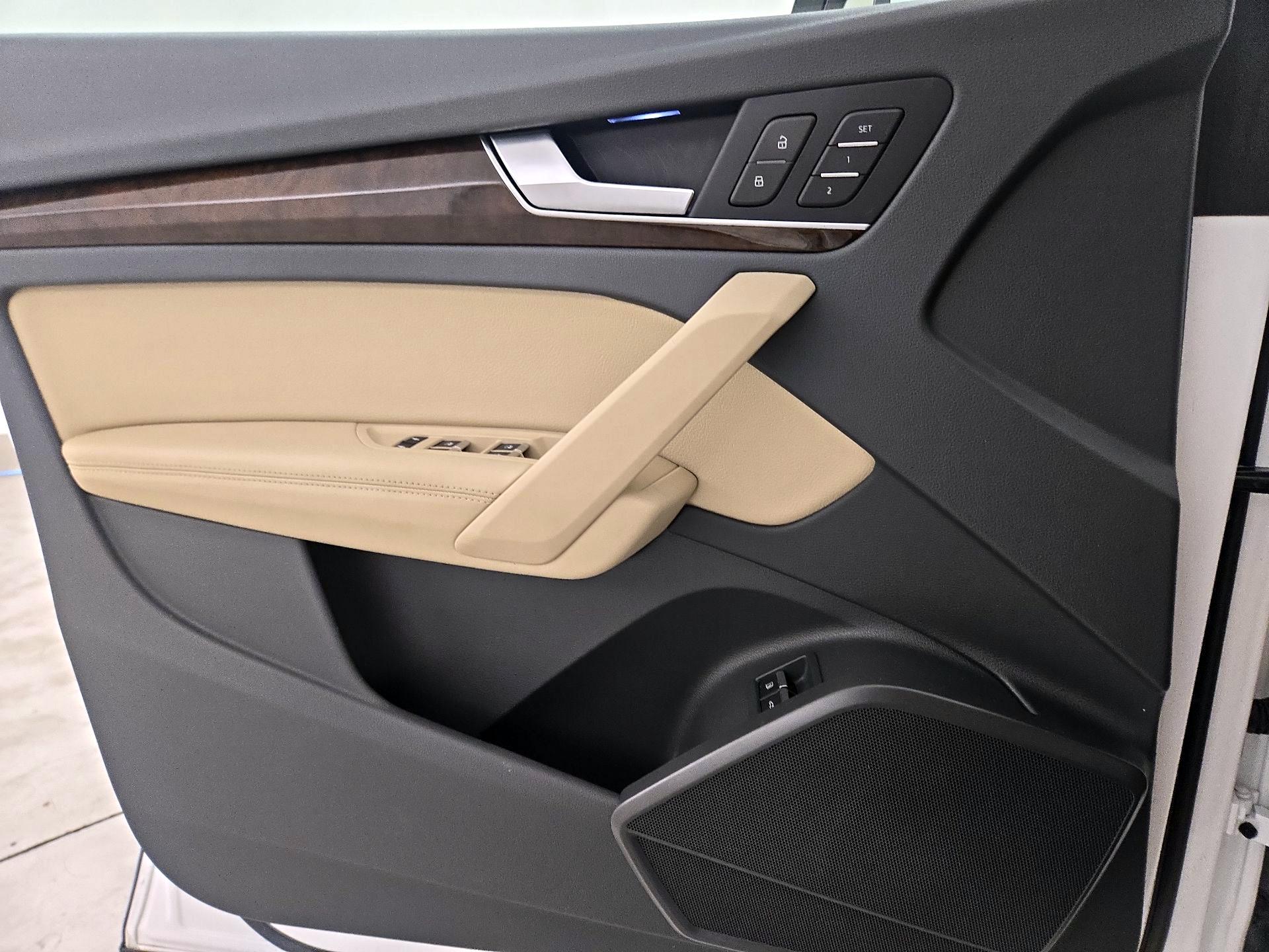 Thumbnail: 2020 Audi Q5 - 12