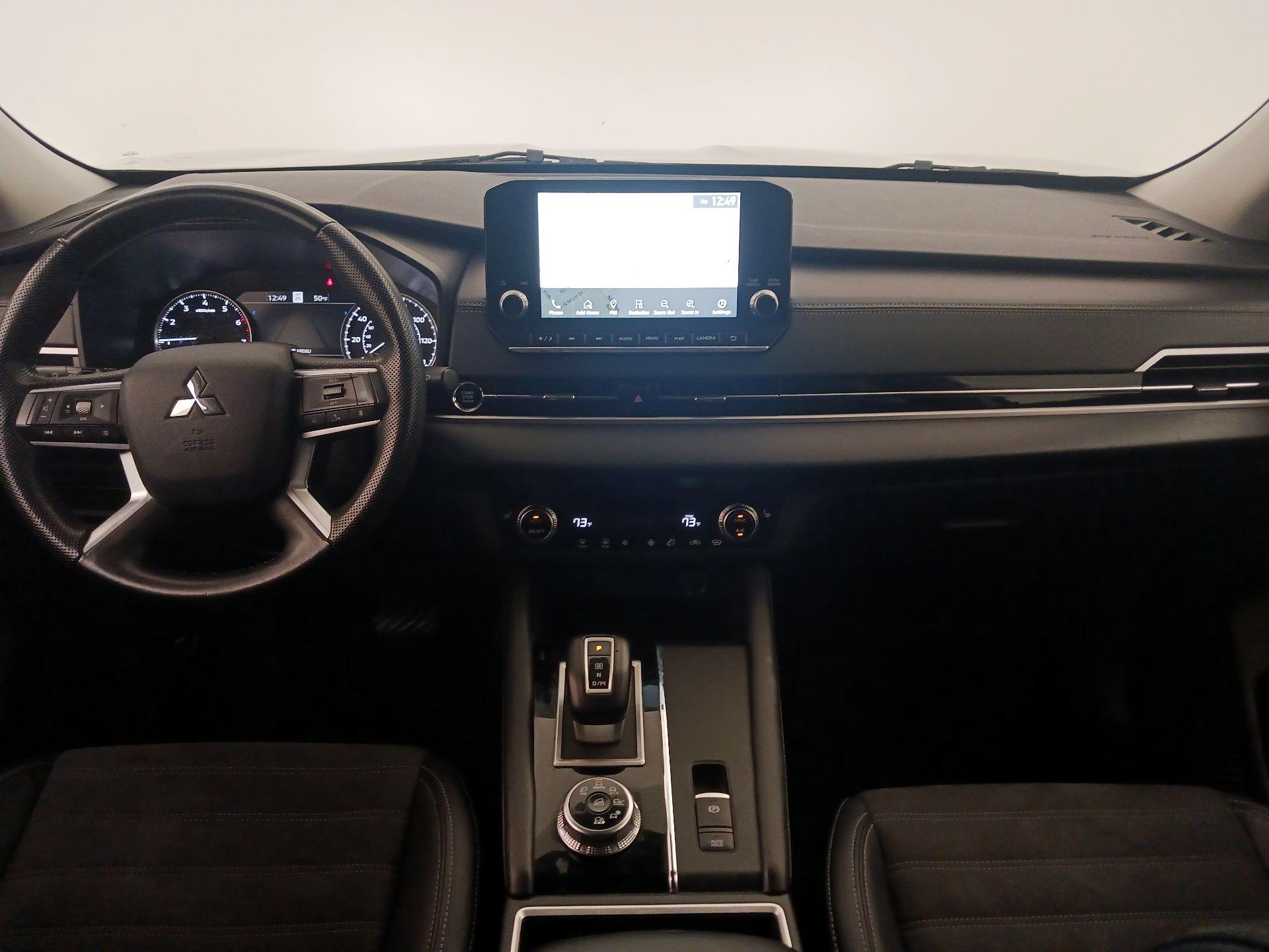 Thumbnail: 2023 Mitsubishi Outlander - 9