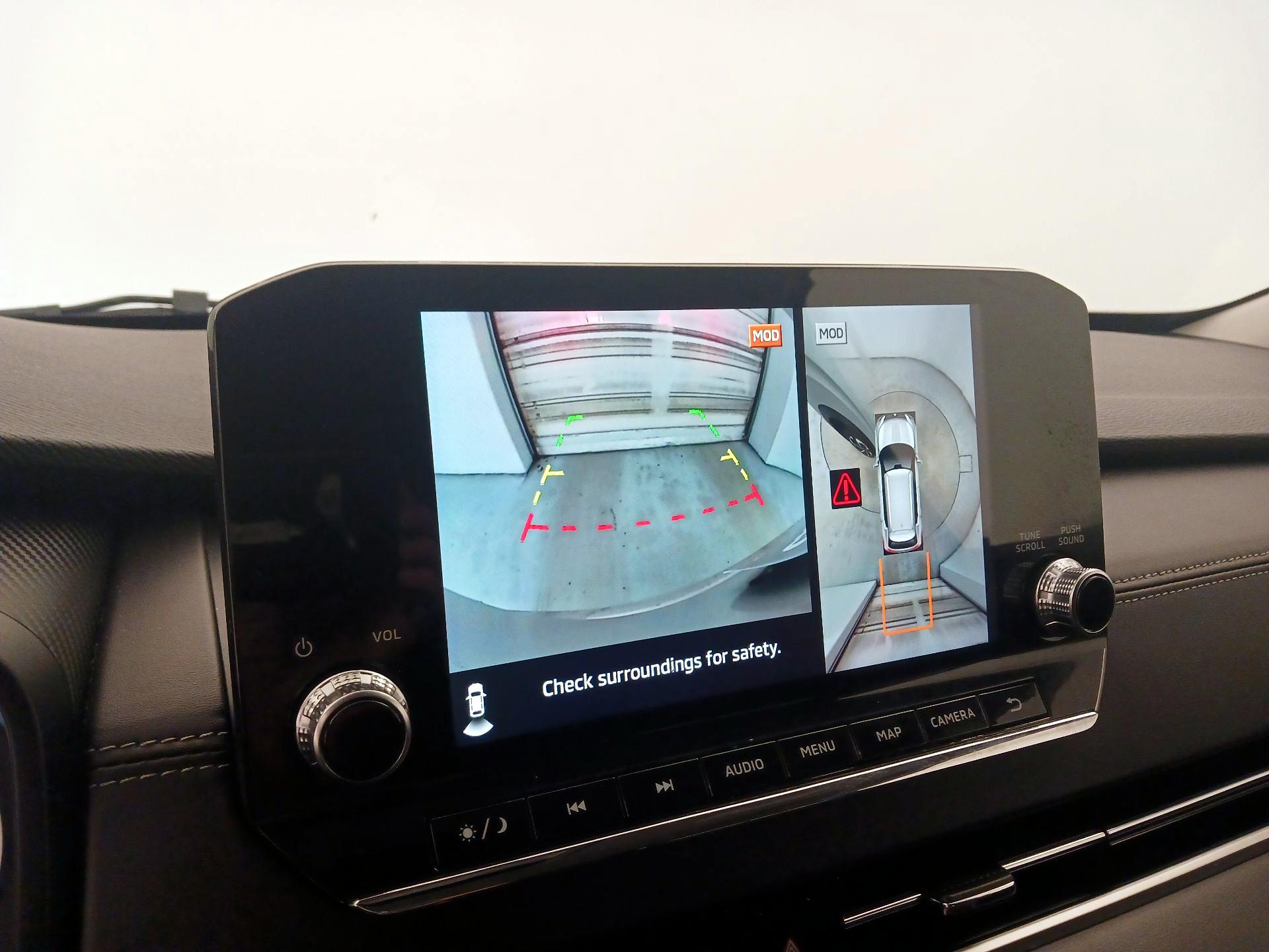 Thumbnail: 2023 Mitsubishi Outlander - 15