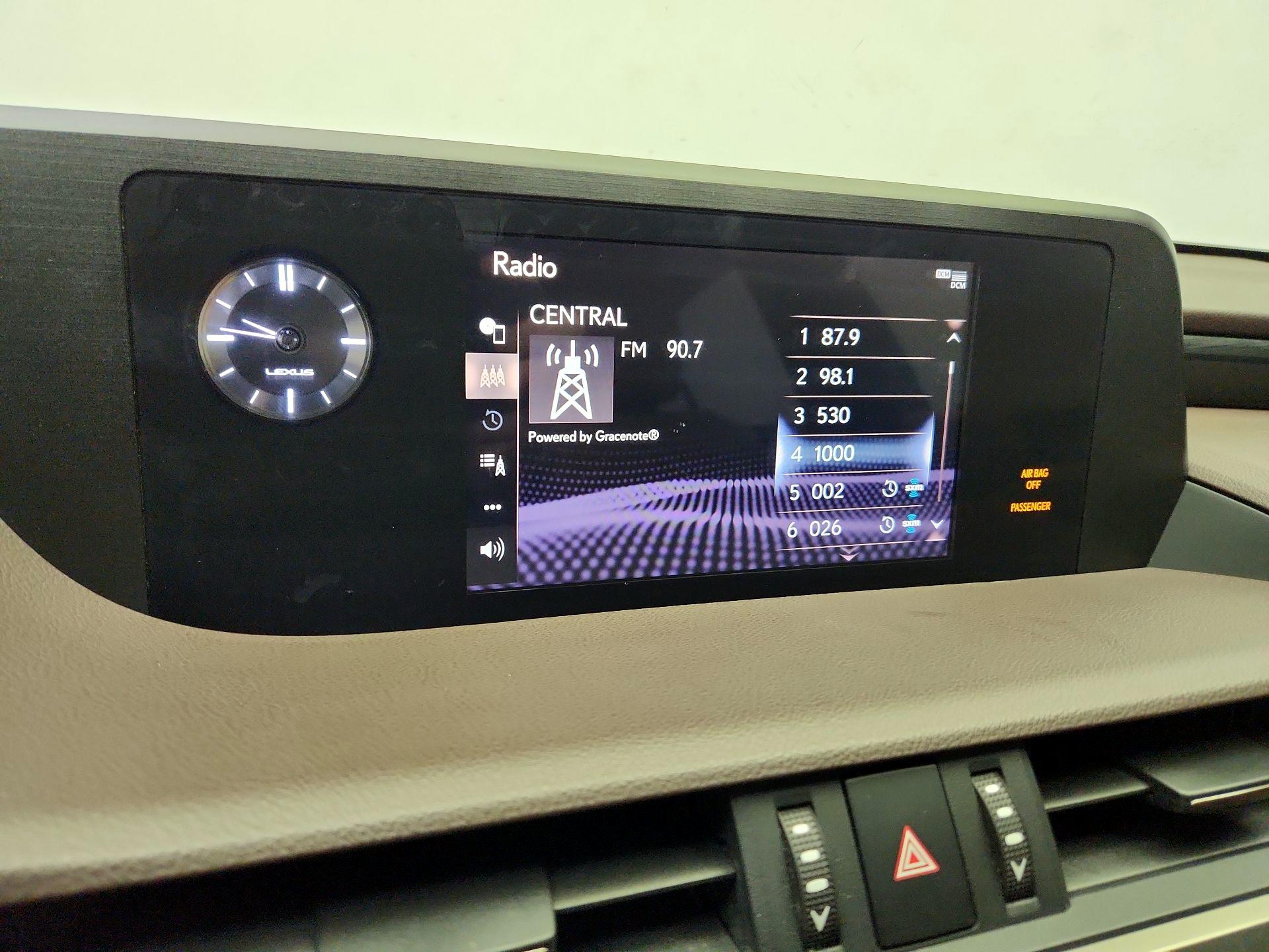 Thumbnail: 2020 Lexus ES - 15