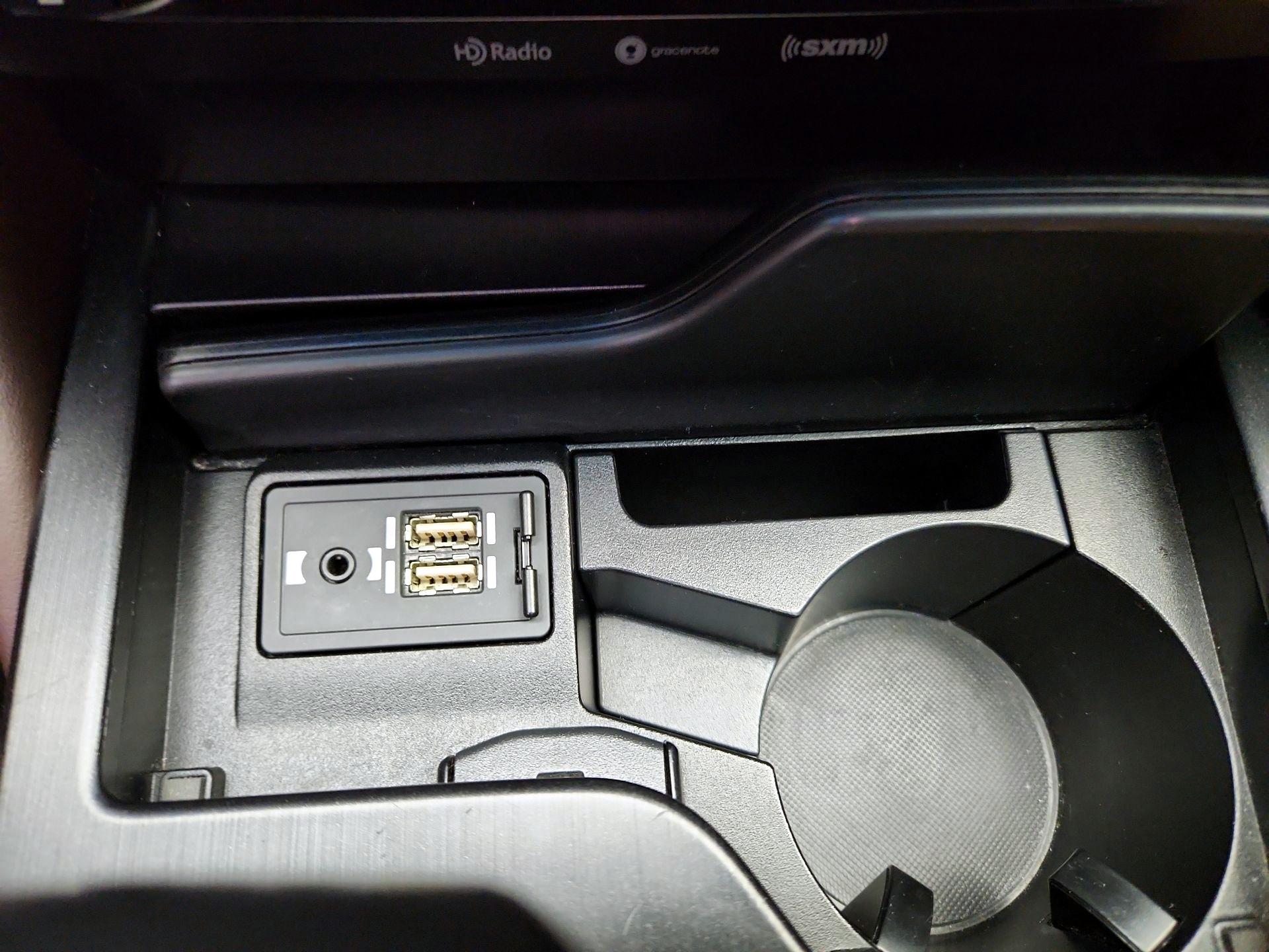 Thumbnail: 2020 Lexus ES - 18