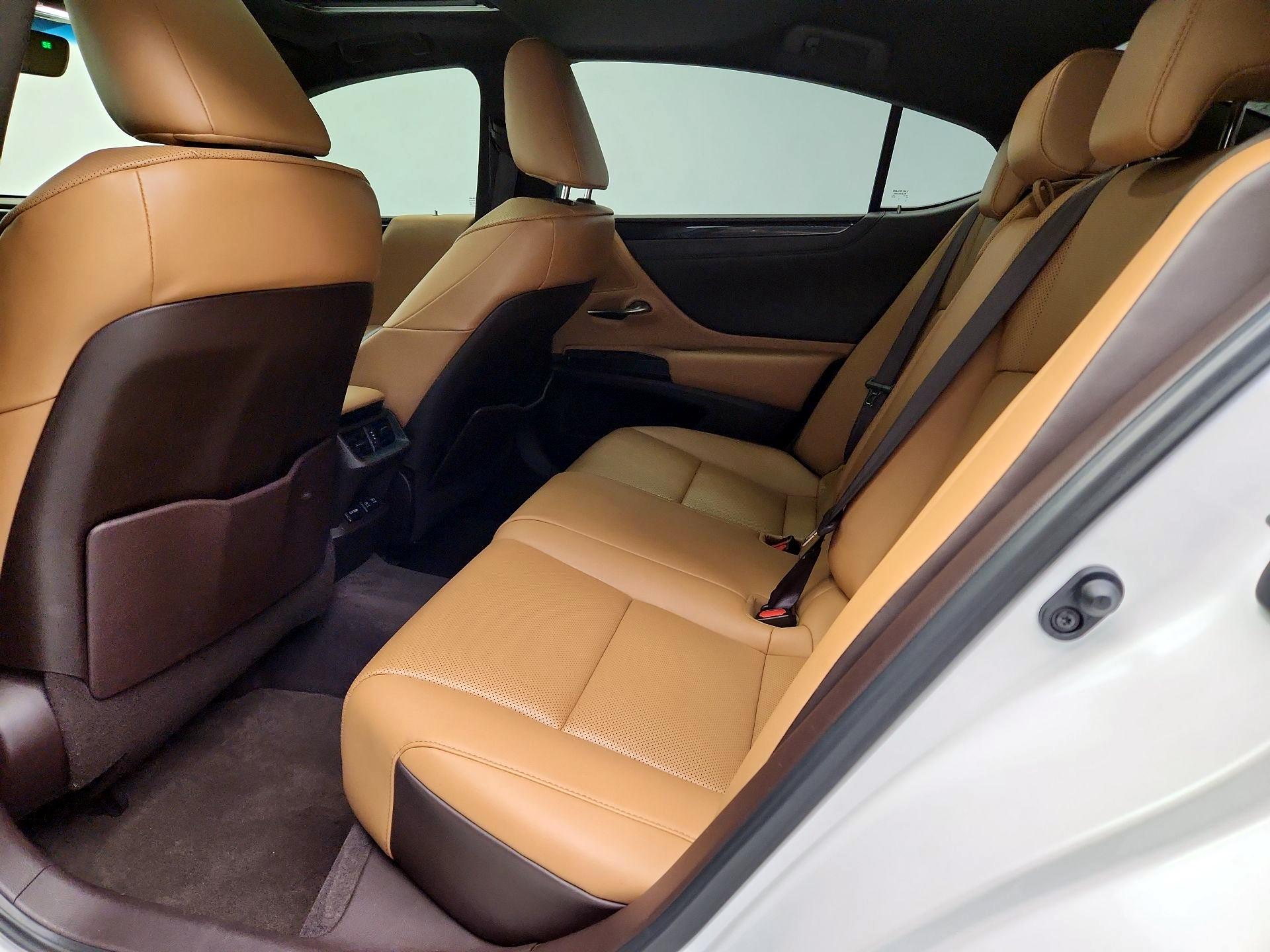 Thumbnail: 2020 Lexus ES - 20