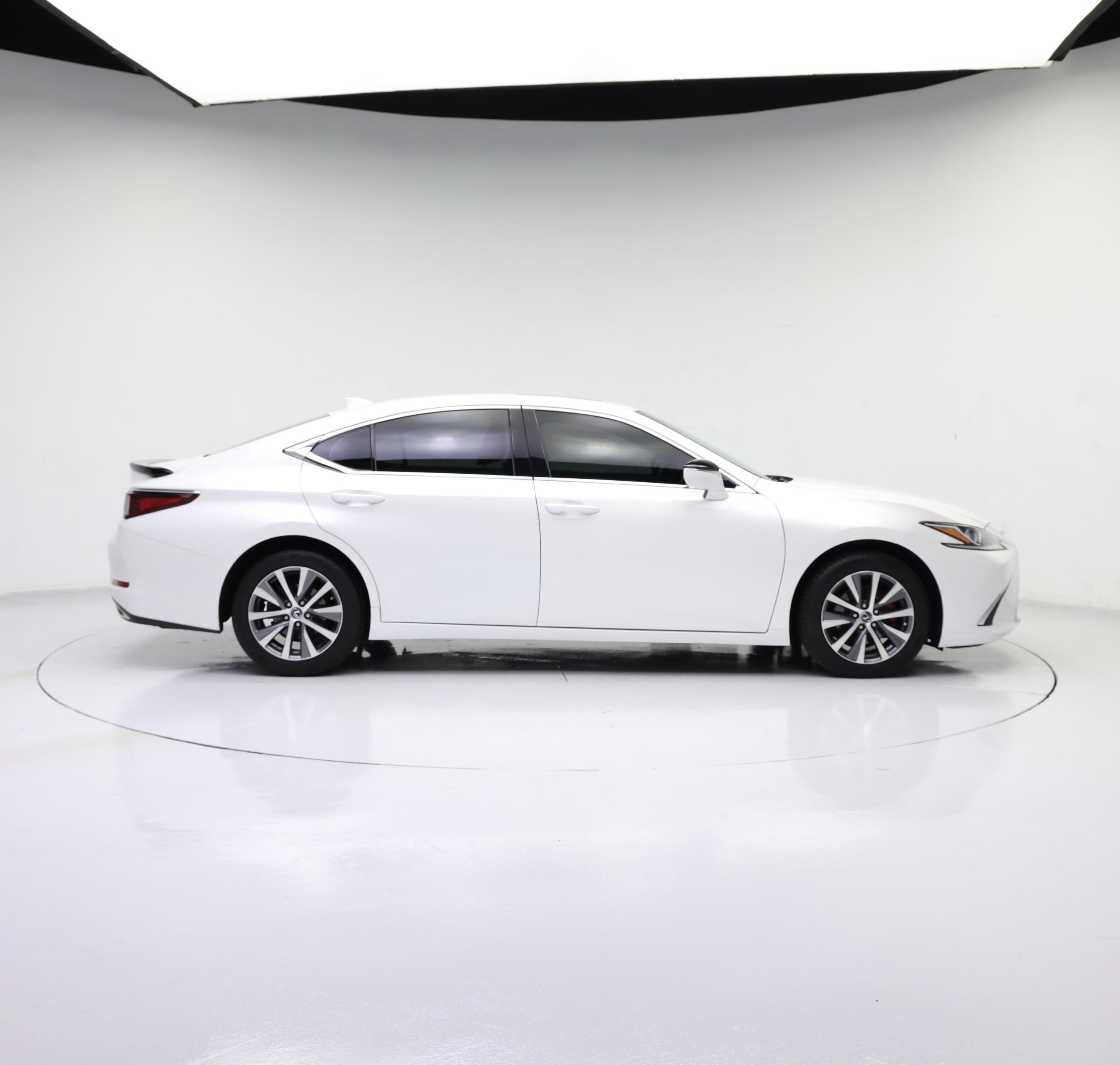 Thumbnail: 2020 Lexus ES - 7