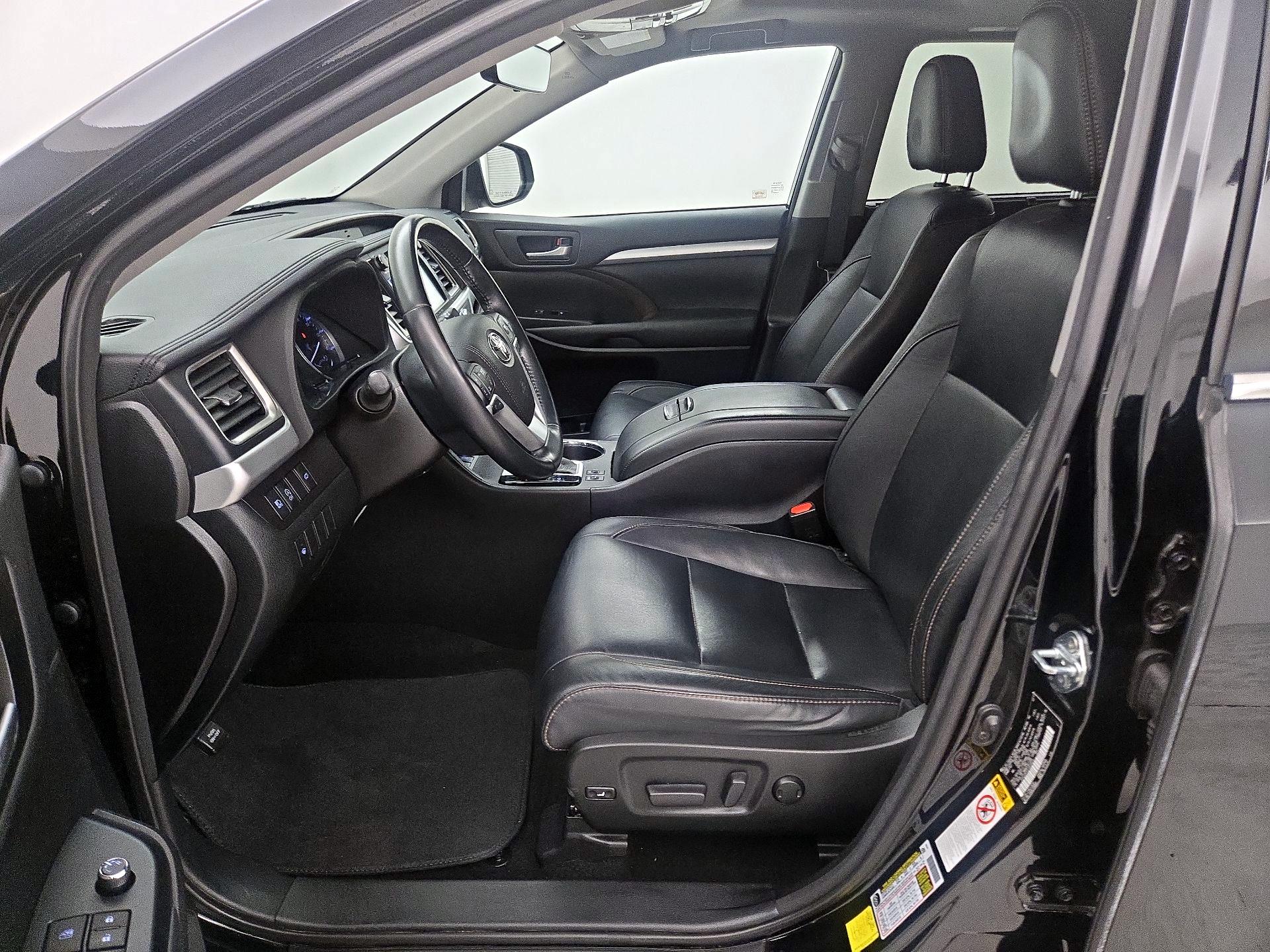 Thumbnail: 2018 Toyota Highlander - 11