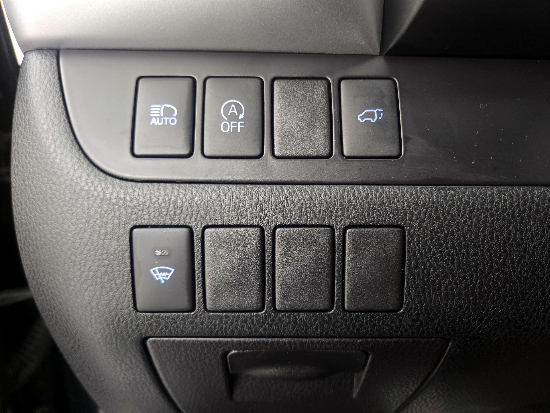 Thumbnail: 2018 Toyota Highlander - 13